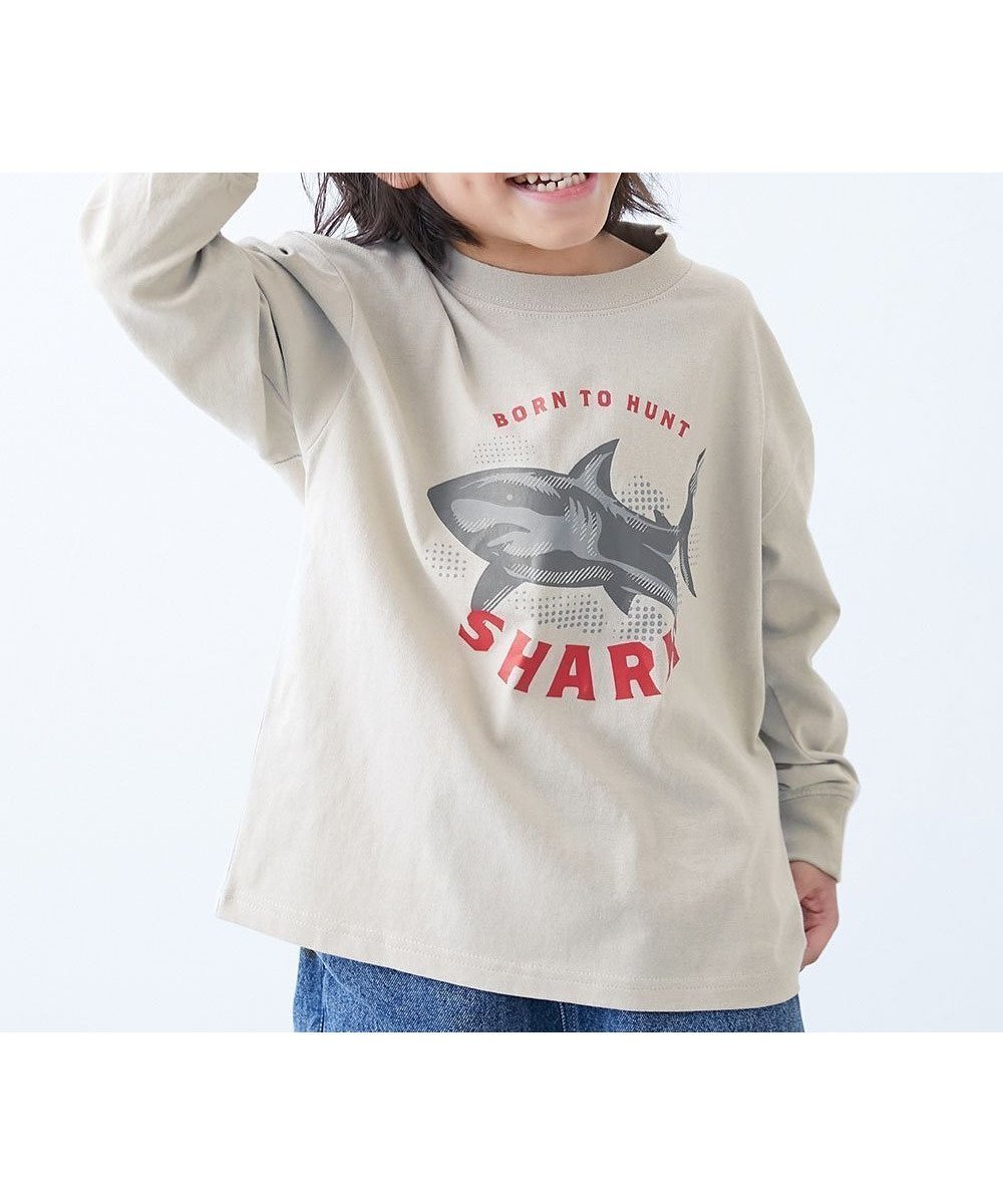 【デビロック/devirock / KIDS】の綿100% デビラボ BIGシルエット プリント袖リブ 長袖Tシャツ 子供服 キッズ 26SS インテリア・キッズ・メンズ・レディースファッション・服の通販 founy(ファニー) ファッション Fashion キッズファッション Fashion for Kids ストレッチ Stretch, Stretchy Fabric デニム Denim, Jeans Material 長袖 Long Sleeve, Full Sleeve プリント Print, Printed Pattern ベーシック Basic, Essential 2026年 2026 008-サメ-Lグレー|ID: prp329100004892385 ipo3291000000036570172