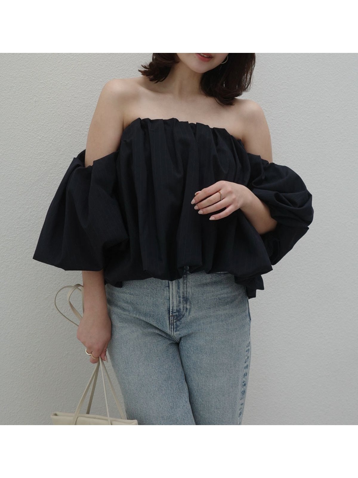 【アニュアンス/anuans】のボリュームバルーンブラウス インテリア・キッズ・メンズ・レディースファッション・服の通販 founy(ファニー) 　ファッション　Fashion　レディースファッション　Fashion for Women　トップス・カットソー　Cut & Sew Tops　シャツ・ブラウス・オフィスカジュアル　Elegant Blouses & Button-Ups　ギャザー　Gathered, Ruffled　コンパクト　Compact, Small Size　デニム　Denim, Jeans Material　ドレープ　Drape, Draping Fabric　バランス　Balance, Style Balance　バルーン　Balloon, Balloon Silhouette　フィット　Fit, Slim Fit　フォルム　Silhouette, Form　夏　Summer　NAVY|ID: prp329100004892703 ipo3291000000036572537