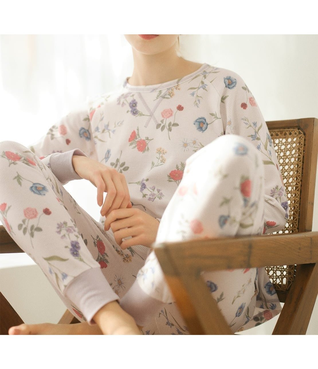 【ピーチジョン/PEACH JOHN】の【腹巻き付きで冷えやすいおなかをガード!】サーマルHARAマキパジャマ インテリア・キッズ・メンズ・レディースファッション・服の通販 founy(ファニー) 　ファッション　Fashion　レディースファッション　Fashion for Women　サーマル　Thermal, Waffle Knit　スウェット / スエット　Sweatshirt, Sweatwear　定番　Standard, Basic Item　人気　Popular, Best Seller　パジャマ　Pajamas, Sleepwear　フィット　Fit, Slim Fit　プリント　Print, Printed Pattern　ボトム　Bottoms, Lower Wear　ポケット　Pocket, Pocket Detail　無地　Plain, Solid Color　リボン　Ribbon, Bow　ワッフル　Waffle, Waffle Knit　ワンポイント　One Point, Statement Accent　おすすめ　Recommended / Our Picks　ギフト プレゼント　Gift / Present　フラワーホワイト|ID: prp329100004892983 ipo3291000000036574833