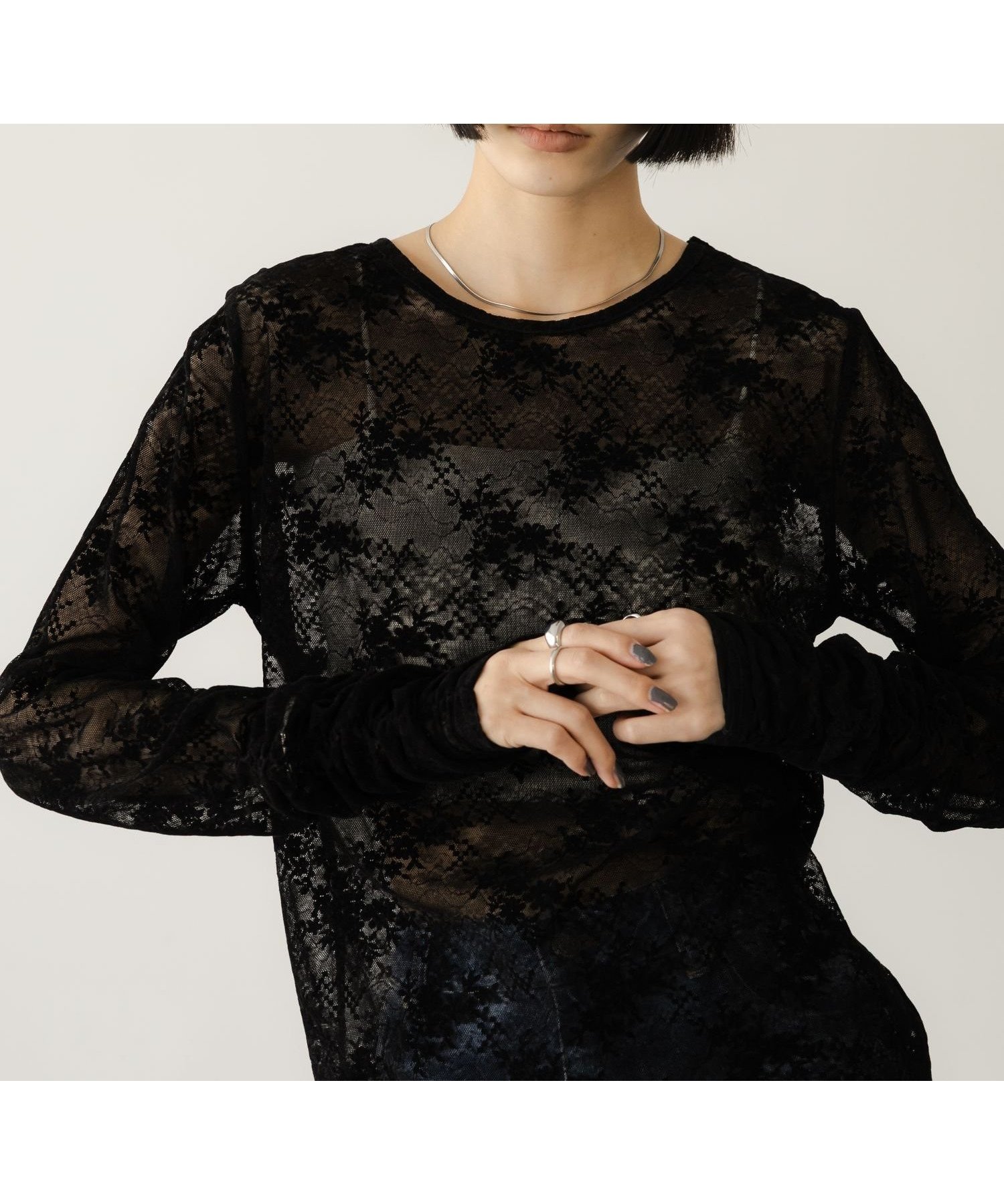 【ローリーズファーム/LOWRYS FARM】のフロッキーレースプルオーバーLS インテリア・キッズ・メンズ・レディースファッション・服の通販 founy(ファニー) 　ファッション　Fashion　レディースファッション　Fashion for Women　トップス・カットソー　Cut & Sew Tops　カジュアルプルオーバー・ニットトップス　Pullovers & Knit Tops / Casual Pullovers　おすすめ　Recommended / Our Picks　インナー　Innerwear　シャーリング　Shirring, Ruched　フィット　Fit, Slim Fit　レース　Lace, Lace Fabric　ブラック09|ID: prp329100004893184 ipo3291000000036576626