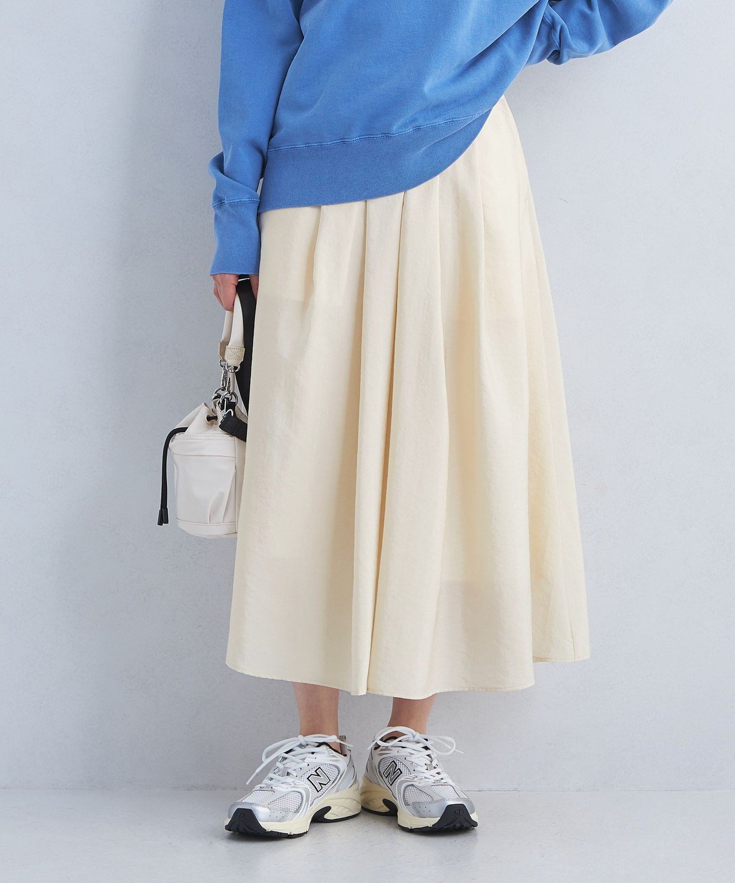 【ユナイテッドアローズ/UNITED ARROWS】のグロッシー フレア スカート インテリア・キッズ・メンズ・レディースファッション・服の通販 founy(ファニー) 　ファッション　Fashion　レディースファッション　Fashion for Women　スカート　Skirts　Aライン・フレアスカート　A-Line & Flared Skirts　春　Spring　秋　Autumn　カットソー　Cut and Sewn Top　スウェット / スエット　Sweatshirt, Sweatwear　フレア　Flare, Flared　フロント　Front, Front Design　ロング　Long, Long-Length　冬　Winter / This Winter　アウトレット　Outlet / Clearance　おすすめ　Recommended / Our Picks　夏　Summer　エレガント 上品　Elegant　OFF WHITE|ID: prp329100004893290 ipo3291000000036577726