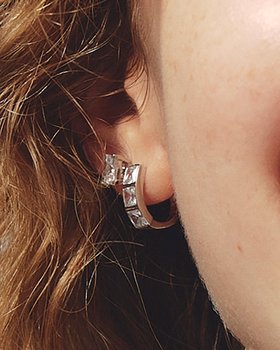 【エイチオーヴィー/H O V】のles bonbon/princess square hug pierce/プリンセス スクエア ハグ ピアス シルバー 人気、トレンドファッション・服の通販 founy(ファニー) ファッション Fashion レディースファッション Fashion for Women シルバー Silver, Metallic Silver スクエア Square, Square Shape ストーン Stone, Gem-Like デニム Denim, Jeans Material フープ Hoop, Hoop Earrings モノトーン Monotone, Black and White |ID:prp329100004893316