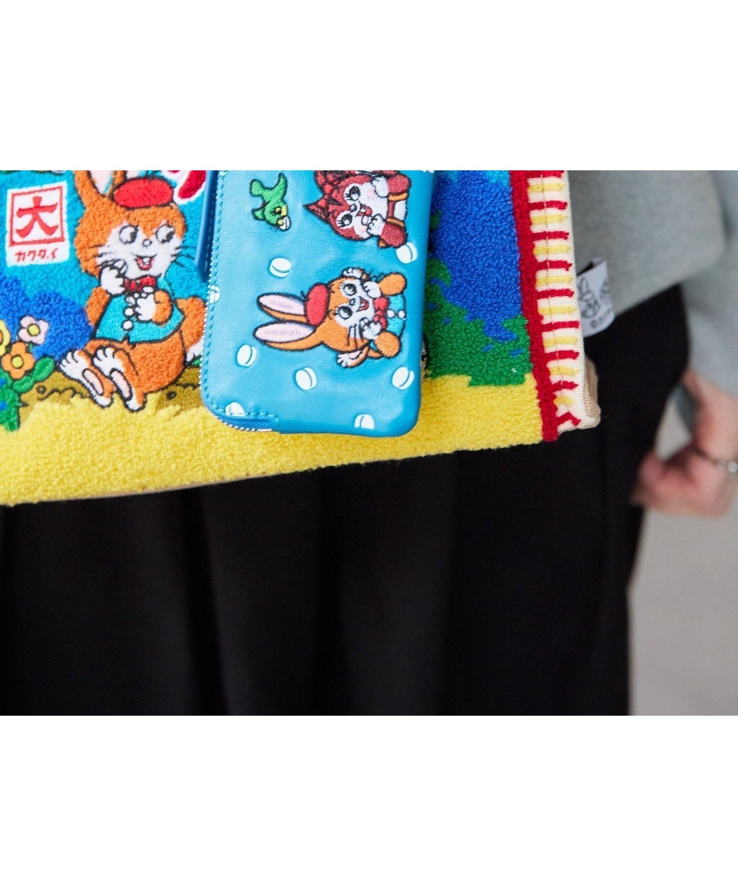 【イア パピヨネ/ear PAPILLONNER】の【クッピーラムネ×ear】本革/コラボカラビナ付きパス キーケース インテリア・キッズ・メンズ・レディースファッション・服の通販 founy(ファニー) 　ファッション　Fashion　レディースファッション　Fashion for Women　アクセサリー　Fashion Accessories　春　Spring　キャラクター　Character, Licensed Characters　チャーム　Charm, Pendant　人気　Popular, Best Seller　ポケット　Pocket, Pocket Detail　ループ　Loop, Loop Knit　ブルー|ID: prp329100004893901 ipo3291000000036582130