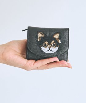 【ビアズリー/BEARDSLEY】の《本革》Dog刺繍ウォレット 人気、トレンドファッション・服の通販 founy(ファニー) ファッション Fashion レディースファッション Fashion for Women ウォレット Wallet 財布 Wallet, Purse フラップ Flap, Flap Pocket ポケット Pocket, Pocket Detail 再入荷 Restock / Back in Stock 犬 Dog |ID:prp329100004896617