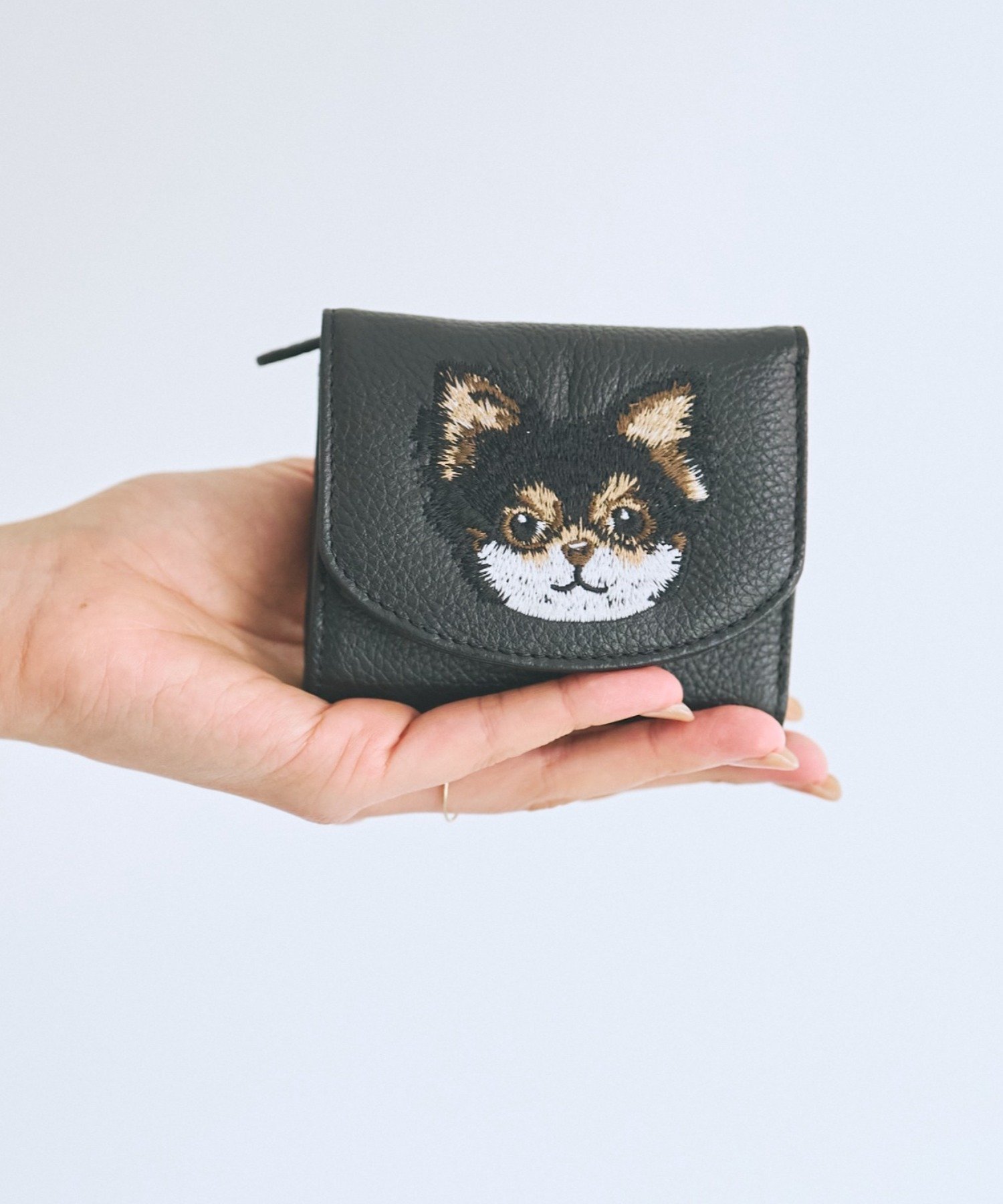 【ビアズリー/BEARDSLEY】の《本革》Dog刺繍ウォレット インテリア・キッズ・メンズ・レディースファッション・服の通販 founy(ファニー) ファッション Fashion レディースファッション Fashion for Women ウォレット Wallet 財布 Wallet, Purse フラップ Flap, Flap Pocket ポケット Pocket, Pocket Detail 再入荷 Restock / Back in Stock 犬 Dog ブラックその他1|ID: prp329100004896617 ipo3291000000036611031