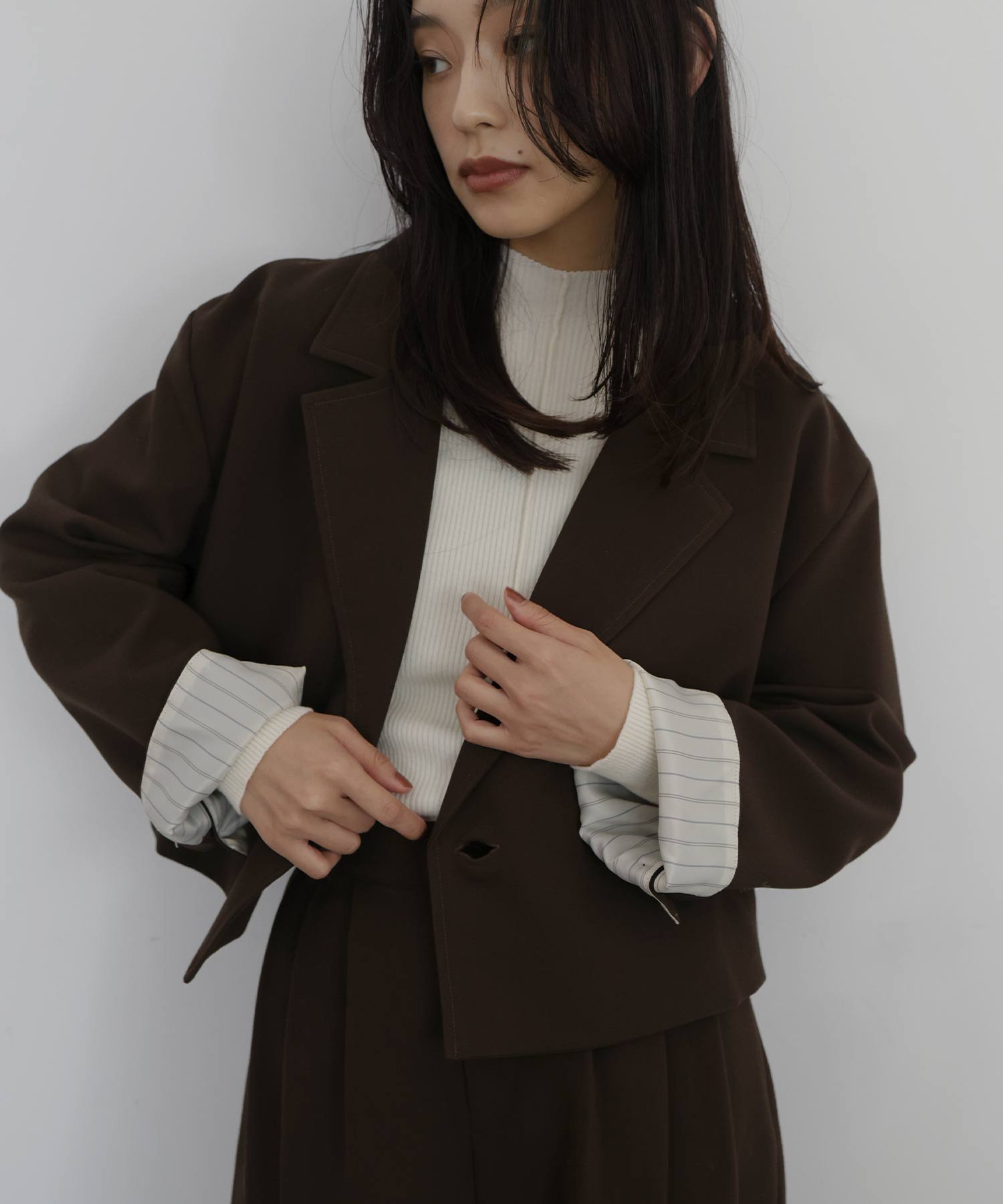 【ヘラム/hellam】のテーラードショートジャケット インテリア・キッズ・メンズ・レディースファッション・服の通販 founy(ファニー) 　ファッション　Fashion　レディースファッション　Fashion for Women　アウター　Coat / Outerwear Collection　レディースジャケット・軽アウター　Jackets　ショート　Short, Short Length　ジャケット　Jacket, Outerwear　定番　Standard, Basic Item　ブラウン|ID: prp329100004898532 ipo3291000000036647328