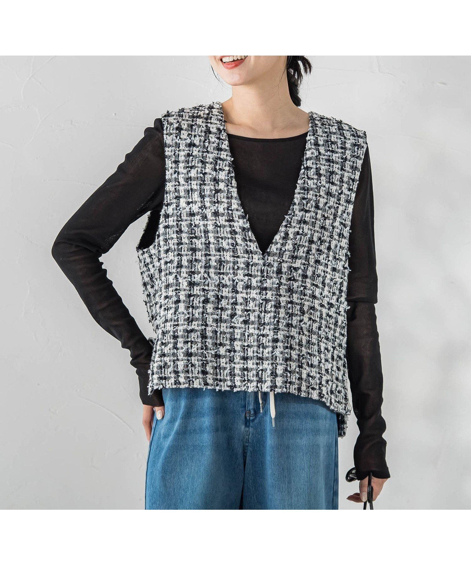【ドロワット ロートレアモン/Droite Lautreamont】のミックスツィードベスト≪洗濯機で洗える≫ インテリア・キッズ・メンズ・レディースファッション・服の通販 founy(ファニー) 　ファッション　Fashion　レディースファッション　Fashion for Women　アウター　Coat / Outerwear Collection　トップス・カットソー　Cut & Sew Tops　ベスト&ジレ / 重ね着スタイル　Vests & Gilets　インナー　Innerwear　春　Spring　洗える　Machine Washable　サテン　Satin, Glossy Fabric　ショート　Short, Short Length　ツイード／ツィード　Choker, Choker Necklace　トレンド　Trend, Trending Now　ノースリーブ　Sleeveless, No-Sleeve　フェミニン　Feminine, Girly　フォーマル　Formal, Dressy　ベスト　Vest, Waistcoat　無地　Plain, Solid Color　冬　Winter / This Winter　S/S・春夏　SS, Spring/Summer, Warm Season　夏　Summer　2026年　2026　ブラック|ID: prp329100004898544 ipo3291000000036647456
