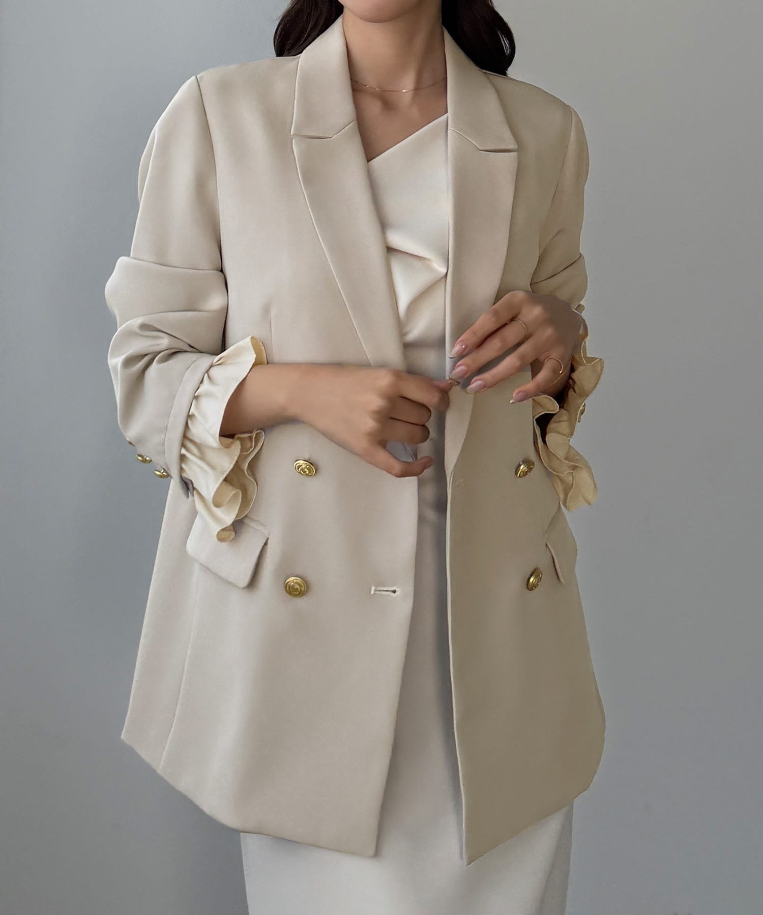 【ジュノア/JUNOAH】のLouere フリルレイヤードデザインジャケット インテリア・キッズ・メンズ・レディースファッション・服の通販 founy(ファニー) 　ファッション　Fashion　レディースファッション　Fashion for Women　アウター　Coat / Outerwear Collection　レディースジャケット・軽アウター　Jackets　グレージュ|ID: prp329100004898558 ipo3291000000036647525