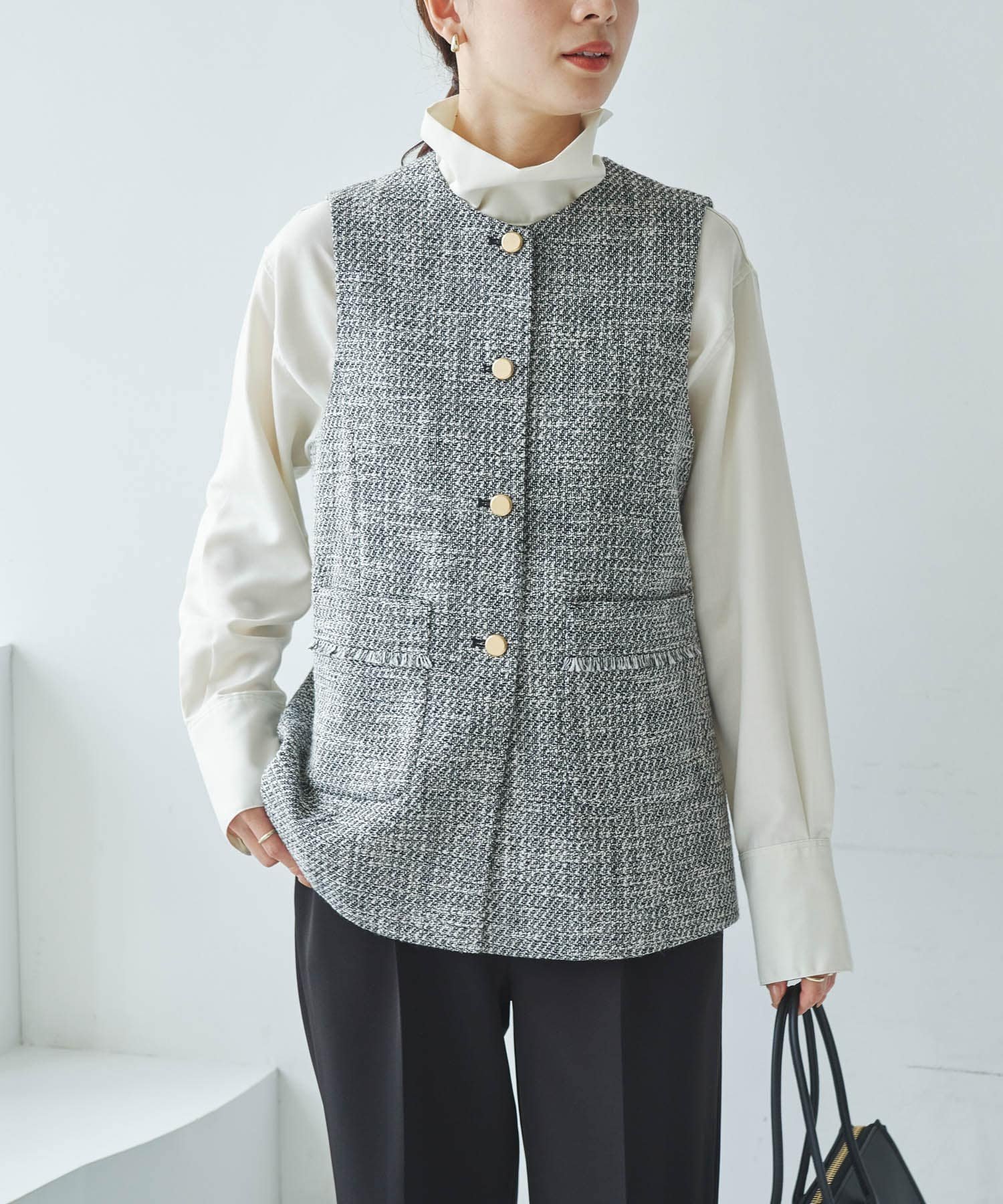 【アーバンリサーチ/URBAN RESEARCH】のノーカラーツイードジレ インテリア・キッズ・メンズ・レディースファッション・服の通販 founy(ファニー) 　ファッション　Fashion　レディースファッション　Fashion for Women　アウター　Coat / Outerwear Collection　トップス・カットソー　Cut & Sew Tops　ベスト&ジレ / 重ね着スタイル　Vests & Gilets　2026年　2026　アクセサリー　Fashion Accessories　インナー　Innerwear　コンパクト　Compact, Small Size　ツイード　Twill, Twill Weave　デニム　Denim, Jeans Material　フリンジ　Fringe, Tassel　ポケット　Pocket, Pocket Detail　ミックス　Mix, Mixed Style　エレガント 上品　Elegant　夏　Summer　S/S・春夏　SS, Spring/Summer, Warm Season　ブラック系その他|ID: prp329100004898564 ipo3291000000036647605