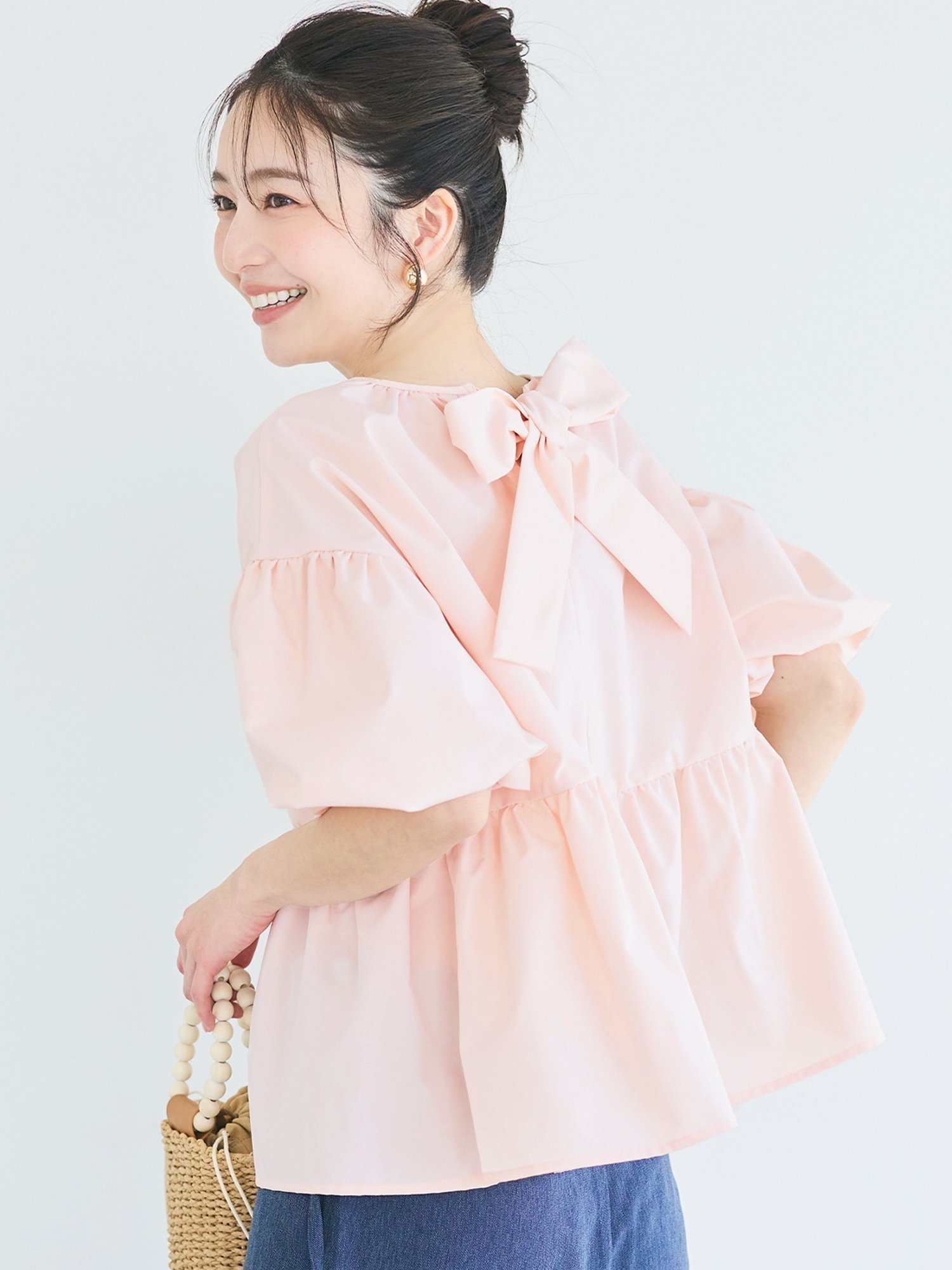 【コカ/COCA】の【速乾】パリフワバックリボンブラウス インテリア・キッズ・メンズ・レディースファッション・服の通販 founy(ファニー) 　ファッション　Fashion　レディースファッション　Fashion for Women　トップス・カットソー　Cut & Sew Tops　シャツ・ブラウス・オフィスカジュアル　Elegant Blouses & Button-Ups　エレガント 上品　Elegant　春　Spring　ギャザー　Gathered, Ruffled　スリーブ　Sleeve, Long Sleeve / Short Sleeve　ドット　Polka Dot, Dot Pattern　バルーン　Balloon, Balloon Silhouette　フェミニン　Feminine, Girly　フレア　Flare, Flared　ポケット　Pocket, Pocket Detail　リボン　Ribbon, Bow　おすすめ　Recommended / Our Picks　夏　Summer　ビジネス 仕事 通勤　Business / Work / Commuting　2026年　2026　Lt.pink|ID: prp329100004898630 ipo3291000000036648361