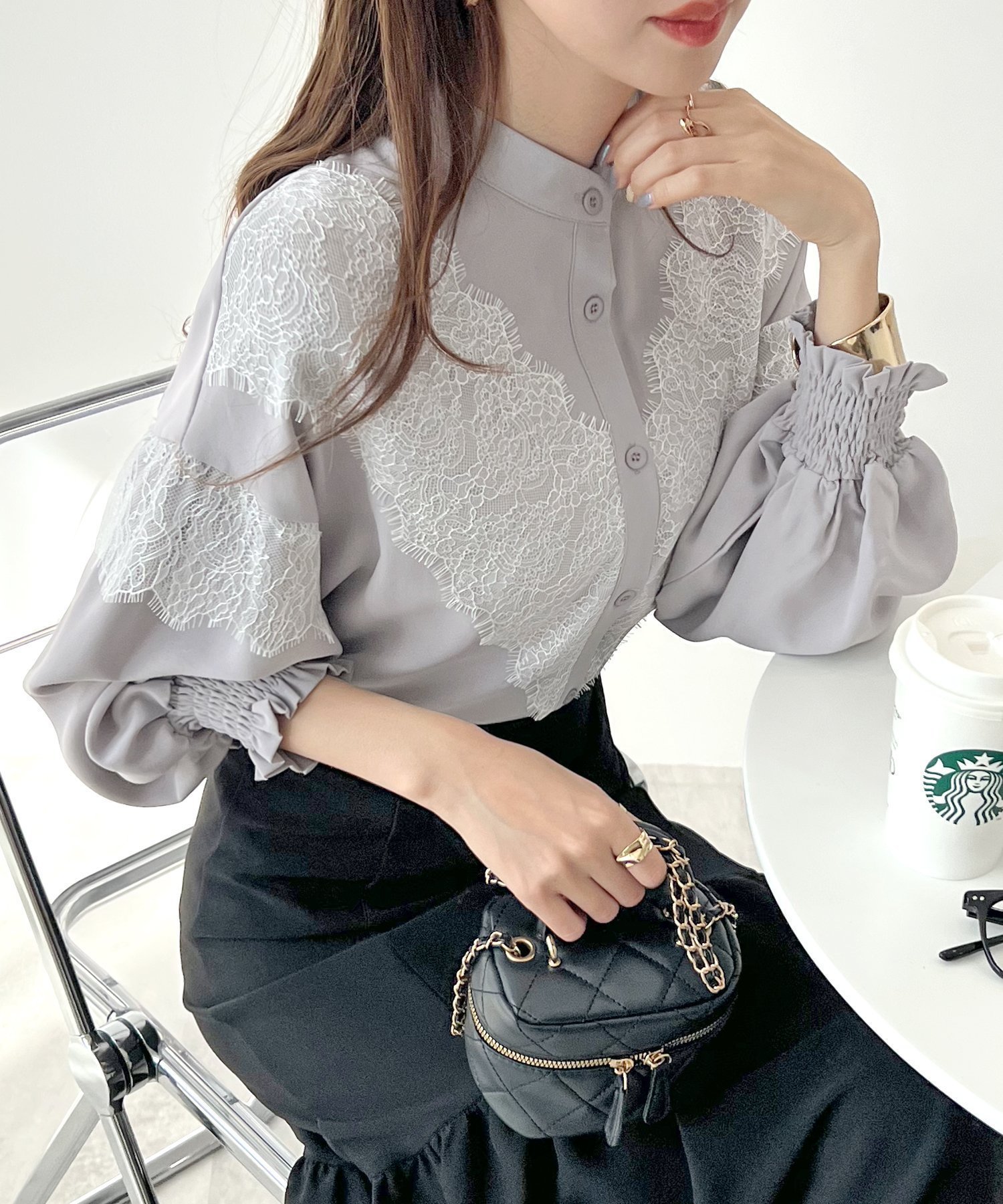 【フューティアランド/futier land】のレースドッキングブラウス インテリア・キッズ・メンズ・レディースファッション・服の通販 founy(ファニー) ファッション Fashion レディースファッション Fashion for Women トップス・カットソー Cut & Sew Tops シャツ・ブラウス・オフィスカジュアル Elegant Blouses & Button-Ups おすすめ Recommended / Our Picks ジョーゼット Georgette, Semi-Sheer Fabric スラックス Slacks, Dress Pants デニム Denim, Jeans Material ドッキング Docking, Mixed Material レース Lace, Lace Fabric エレガント 上品 Elegant ライトグレー|ID: prp329100004898640 ipo3291000000036648461