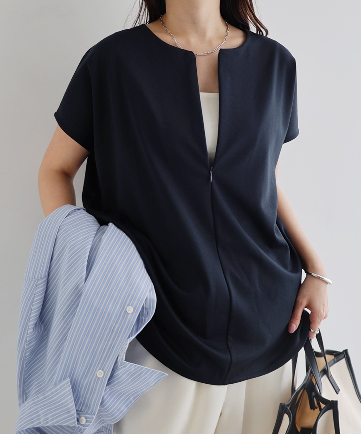 【アンドミー/andme】のきれいめ ポンチ 2way トップス インテリア・キッズ・メンズ・レディースファッション・服の通販 founy(ファニー) 　ファッション　Fashion　レディースファッション　Fashion for Women　トップス・カットソー　Cut & Sew Tops　インナー　Innerwear　カットソー　Cut and Sewn Top　キャミ　Camisole, Cami Top　サロペット　Overalls, Salopette　ジップ　Zip, Zipper　スキッパー　Skipper, Open Collar　スリーブ　Sleeve, Long Sleeve / Short Sleeve　人気　Popular, Best Seller　長袖　Long Sleeve, Full Sleeve　フレンチ　French, French Style　ヘムライン　Hemline, Bottom Cut　おすすめ　Recommended / Our Picks　ネイビー|ID: prp329100004898704 ipo3291000000036648998