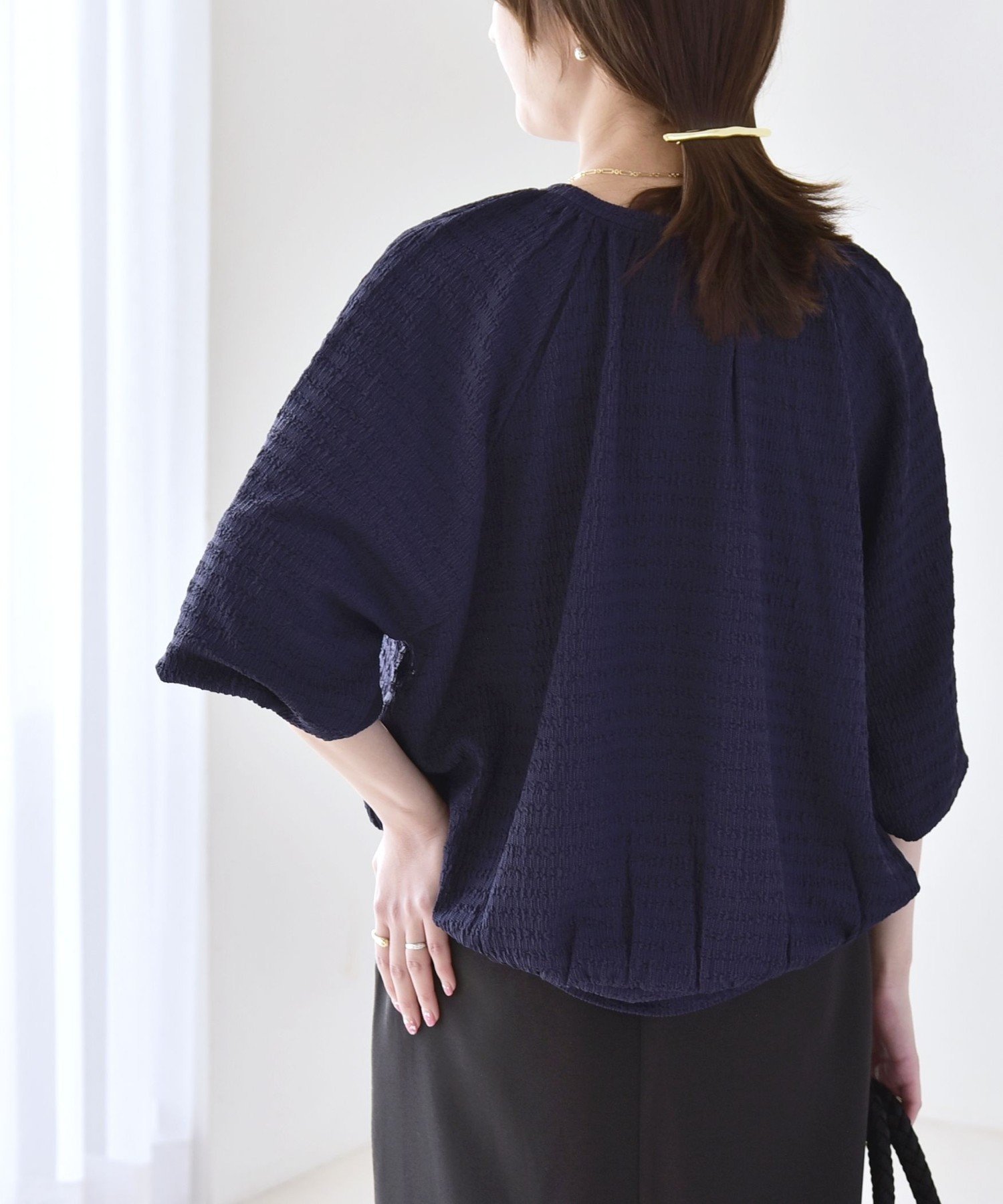 【シップス フォー ウィメン/SHIPS】のquaranciel 洗濯機可能 ジャカード ジャージー クルーネック プルオーバー インテリア・キッズ・メンズ・レディースファッション・服の通販 founy(ファニー) 　ファッション　Fashion　レディースファッション　Fashion for Women　トップス・カットソー　Cut & Sew Tops　カジュアルプルオーバー・ニットトップス　Pullovers & Knit Tops / Casual Pullovers　洗える　Machine Washable　ギャザー　Gathered, Ruffled　ジャカード／ジャガード　Jacquard, Woven Pattern　スリーブ　Sleeve, Long Sleeve / Short Sleeve　ボトム　Bottoms, Lower Wear　ビジネス 仕事 通勤　Business / Work / Commuting　2026年　2026　ネイビー|ID: prp329100004898711 ipo3291000000036649111