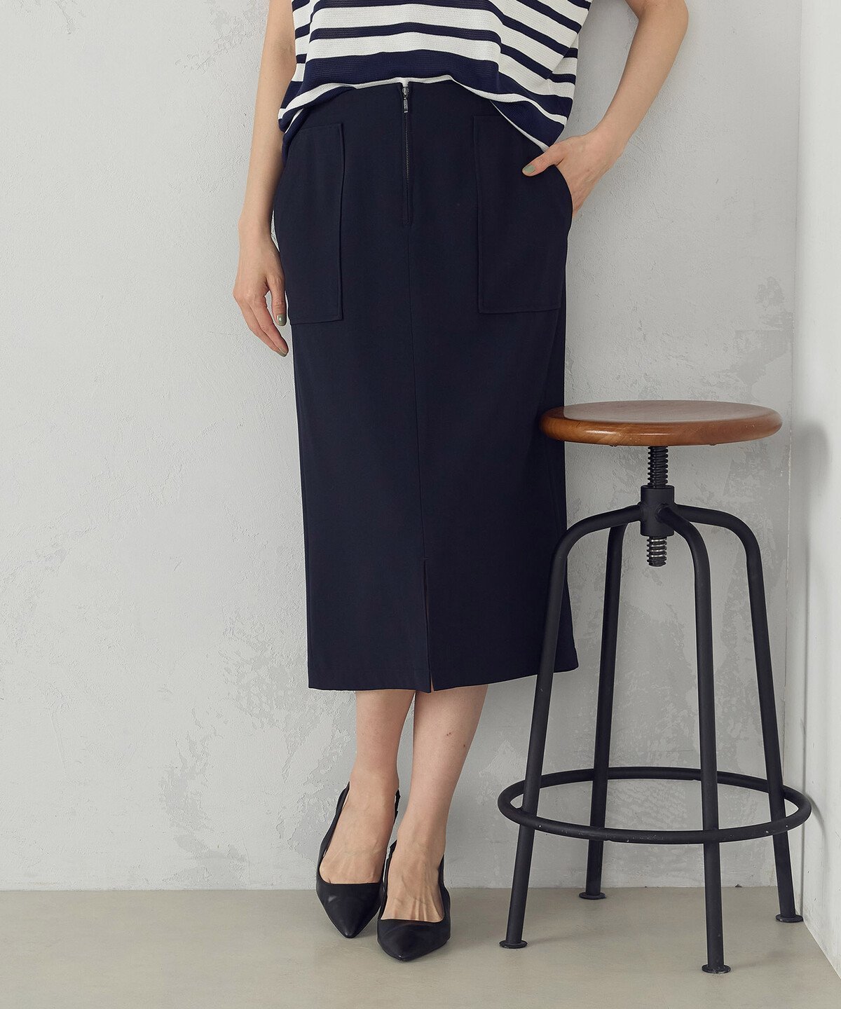 【コムサイズム/COMME CA ISM】のポリエステルドライツイル タイトスカート インテリア・キッズ・メンズ・レディースファッション・服の通販 founy(ファニー) 　ファッション　Fashion　レディースファッション　Fashion for Women　スカート　Skirts　おすすめ　Recommended / Our Picks　ストレッチ　Stretch, Stretchy Fabric　スリット　Slit, Slit Detail　タイトスカート　Pencil Skirt, Tight Skirt　ツイル　Twist, Twisted Detail　パッチ　Patch, Appliqué　ポケット　Pocket, Pocket Detail　リラックス　Relax, Relaxed Fit　ネイビー|ID: prp329100004898715 ipo3291000000036649168