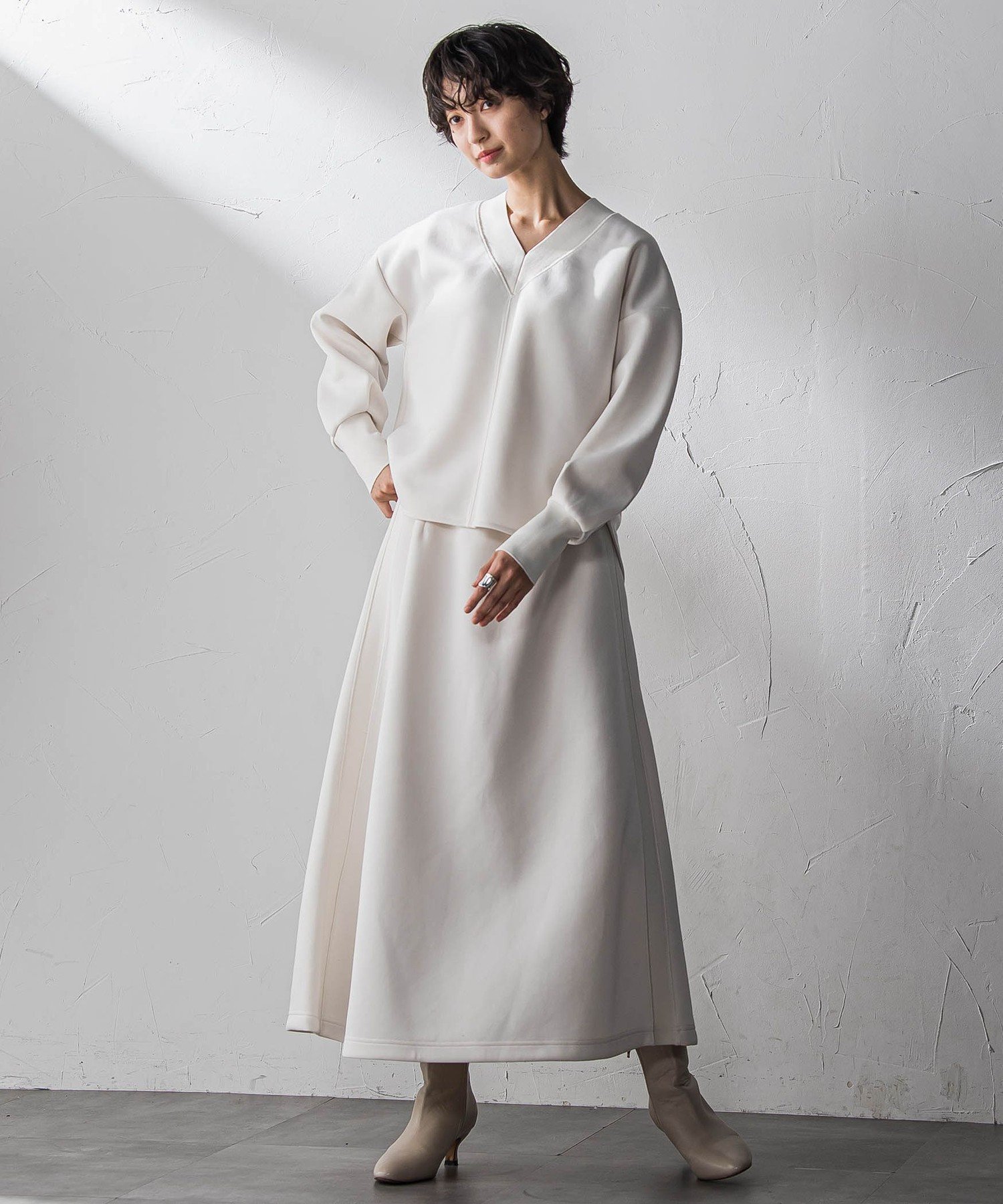 【メイソングレイ/MAYSON GREY】の軽量ボンディングスカートセットアップ≪洗濯機で洗える≫ インテリア・キッズ・メンズ・レディースファッション・服の通販 founy(ファニー) 　ファッション　Fashion　レディースファッション　Fashion for Women　セットアップ　Matching Sets　スカート・ミニ/ミディ/マキシ　Skirts / Mini, Midi & Maxi Skirts　インナー　Innerwear　洗える　Machine Washable　コンパクト　Compact, Small Size　軽量　Lightweight, Ultra Light　スニーカー　Sneakers, Trainers　スリーブ　Sleeve, Long Sleeve / Short Sleeve　セットアップ　Set-Up, Coordinated Outfit　長袖　Long Sleeve, Full Sleeve　ハイネック　High Neck, Mock Neck　フィット　Fit, Slim Fit　フレア　Flare, Flared　ボンディング　Bonding, Bonded Fabric　無地　Plain, Solid Color　冬　Winter / This Winter　A/W・秋冬　Autumn/Winter　おすすめ　Recommended / Our Picks　セレモニー　Ceremony　2025年　2025　2025-2026秋冬・A/W　Autumn/Winter 2025–26 AW25–26　オフホワイト|ID: prp329100004898724 ipo3291000000036649281