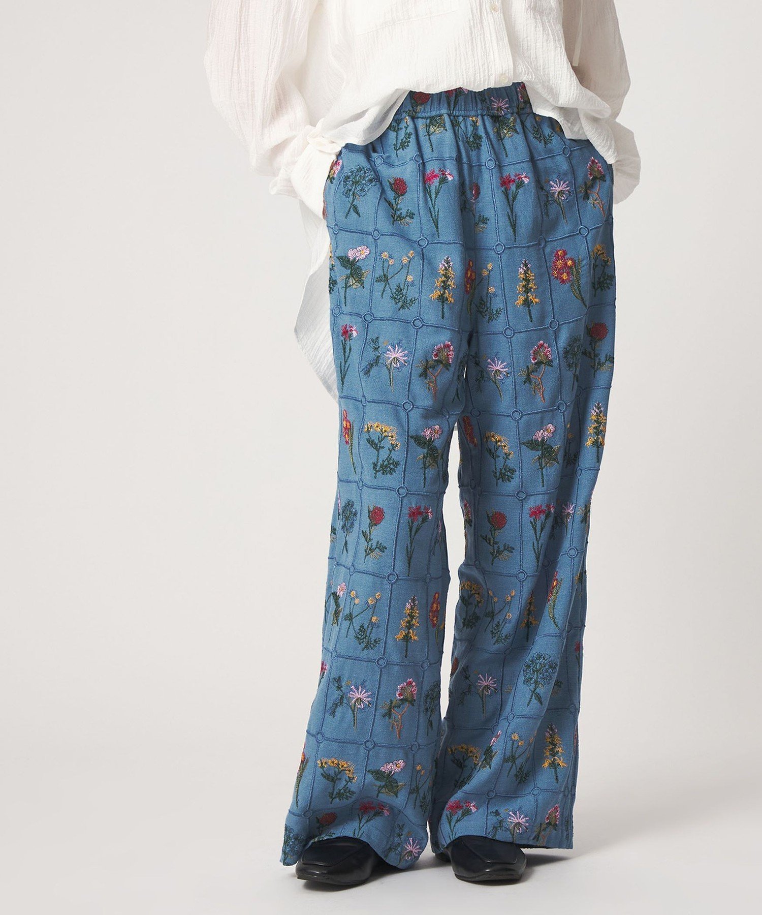 【シテン/CITEN】のCITEN ブロックフラワーシシュウイージーパンツ インテリア・キッズ・メンズ・レディースファッション・服の通販 founy(ファニー) 　ファッション　Fashion　レディースファッション　Fashion for Women　パンツ　Pants & Trousers　カットソー　Cut and Sewn Top　コンパクト　Compact, Small Size　シンプル　Simple, Minimal　トレンド　Trend, Trending Now　フィット　Fit, Slim Fit　フラワー　Flower, Floral　ブロック　Block, Solid Block Pattern　ベスト　Vest, Waistcoat　おすすめ　Recommended / Our Picks　LT.BLUE|ID: prp329100004898757 ipo3291000000036649402