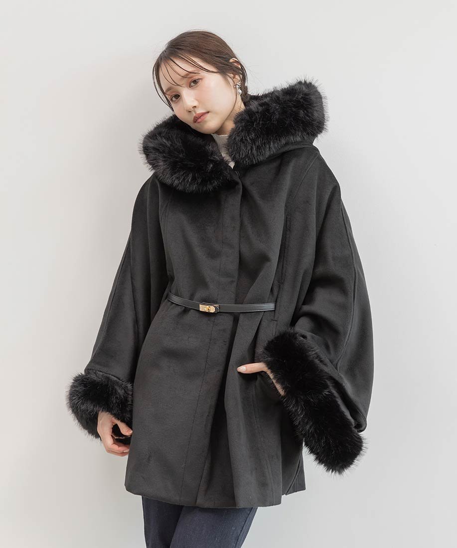 【ランダ/RANDA】の2WAY ファー付きミドルケープコート インテリア・キッズ・メンズ・レディースファッション・服の通販 founy(ファニー) 　ファッション　Fashion　レディースファッション　Fashion for Women　アウター　Coat / Outerwear Collection　コート・ロングコート・ピーコート　Long Coats, Peacoats & More　ダウン　Down, Puffer　トレンド　Trend, Trending Now　フェミニン　Feminine, Girly　ミドル　Middle Length, Mid Height　ミニスカート　Mini Skirt, Short Skirt　ロング　Long, Long-Length　エレガント 上品　Elegant　今季　This Season, Current Season　BLACK|ID: prp329100004900162 ipo3291000000036663638