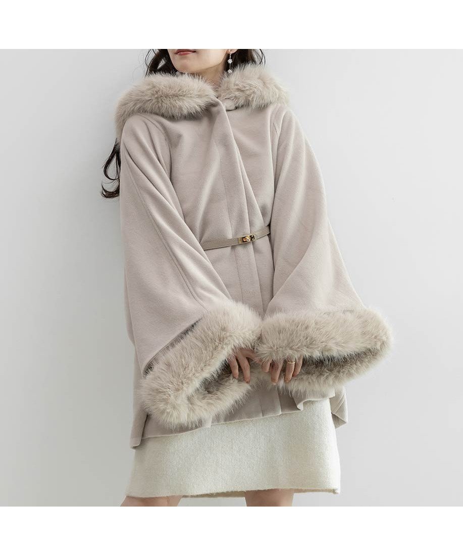 【ランダ/RANDA】の2WAY ファー付きミドルケープコート インテリア・キッズ・メンズ・レディースファッション・服の通販 founy(ファニー) 　ファッション　Fashion　レディースファッション　Fashion for Women　アウター　Coat / Outerwear Collection　コート・ロングコート・ピーコート　Long Coats, Peacoats & More　ダウン　Down, Puffer　トレンド　Trend, Trending Now　フェミニン　Feminine, Girly　ミドル　Middle Length, Mid Height　ミニスカート　Mini Skirt, Short Skirt　ロング　Long, Long-Length　エレガント 上品　Elegant　今季　This Season, Current Season　GREGE|ID: prp329100004900162 ipo3291000000036663640