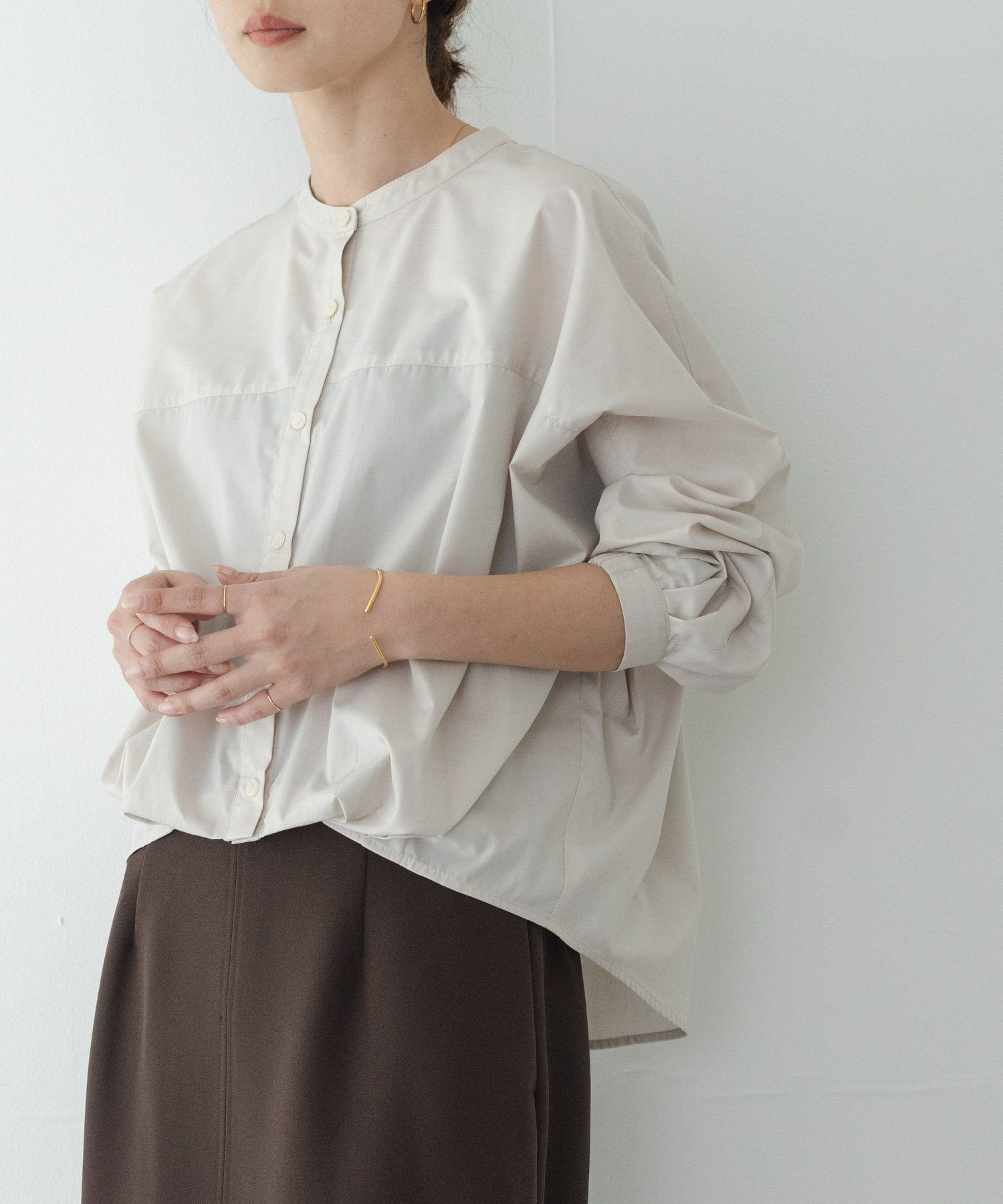 【サニーレーベル/Sonny Label / URBAN RESEARCH】の『WEB限定』フロントタックバンドカラーシャツ インテリア・キッズ・メンズ・レディースファッション・服の通販 founy(ファニー) 　ファッション　Fashion　レディースファッション　Fashion for Women　トップス・カットソー　Cut & Sew Tops　シャツ・ブラウス・オフィスカジュアル　Elegant Blouses & Button-Ups　2026年　2026　おすすめ　Recommended / Our Picks　バランス　Balance, Style Balance　ワイド　Wide, Wide Fit　夏　Summer　S/S・春夏　SS, Spring/Summer, Warm Season　ライトベージュ|ID: prp329100004900241 ipo3291000000036664265