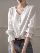 【ドゥーベル/Doux Belle】のVネックレースブラウス レディース トップス 人気、トレンドファッション・服の通販 founy(ファニー) ファッション Fashion レディースファッション Fashion for Women トップス・カットソー Cut & Sew Tops シャツ・ブラウス・オフィスカジュアル Elegant Blouses & Button-Ups Vネックトップス V-Neck Tops / V-Cut Neckline Shirts ギャザー Gathered, Ruffled パール Pearl, Pearl Accent フリル Frill, Ruffle フロント Front, Front Design ラウンド Round, Round Neck レース Lace, Lace Fabric エレガント 上品 Elegant 春 Spring 秋 Autumn 長袖 Long Sleeve, Full Sleeve thumbnail ホワイト|ID: prp329100004900279 ipo3291000000036664613