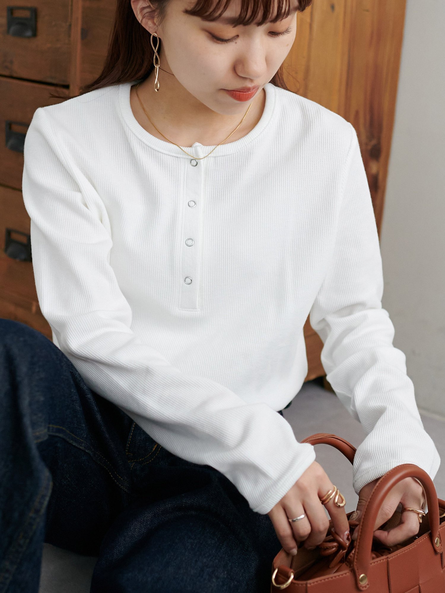 【ディスコート/Discoat】の【20色展開/インナー使いにも◎】ワッフルボーダー長袖Tシャツ《WEB限定》 インテリア・キッズ・メンズ・レディースファッション・服の通販 founy(ファニー) 　ファッション　Fashion　レディースファッション　Fashion for Women　トップス・カットソー　Cut & Sew Tops　シャツ・ブラウス・オフィスカジュアル　Elegant Blouses & Button-Ups　ロングTシャツ・Tシャツ　Longline T-Shirts & Tees　インナー　Innerwear　シンプル　Simple, Minimal　とろみ　Fluid, Flowy Fabric　長袖　Long Sleeve, Full Sleeve　バランス　Balance, Style Balance　ボトム　Bottoms, Lower Wear　ボーダー　Border, Stripe　リラックス　Relax, Relaxed Fit　ワッフル　Waffle, Waffle Knit　おすすめ　Recommended / Our Picks　ホワイト|ID: prp329100004900334 ipo3291000000036665381