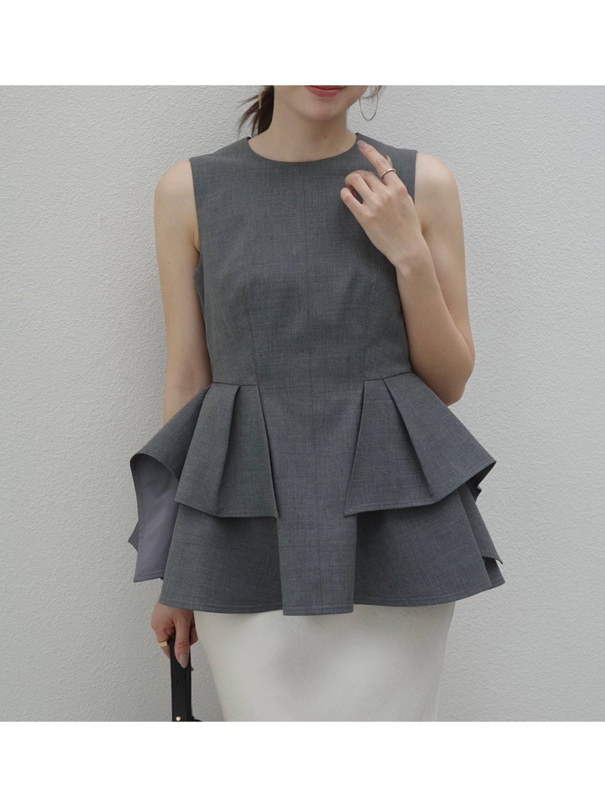 【アニュアンス/anuans】のオブジェクトフレアトップス インテリア・キッズ・メンズ・レディースファッション・服の通販 founy(ファニー) ファッション Fashion レディースファッション Fashion for Women トップス・カットソー Cut & Sew Tops コンパクト Compact, Small Size セットアップ Set-Up, Coordinated Outfit トリプル Triple, Three Layers ドレープ Drape, Draping Fabric パターン Pattern, Design Print フォルム Silhouette, Form フリル Frill, Ruffle ペプラム Peplum, Flared Hem GREY|ID: prp329100004900344 ipo3291000000036665584