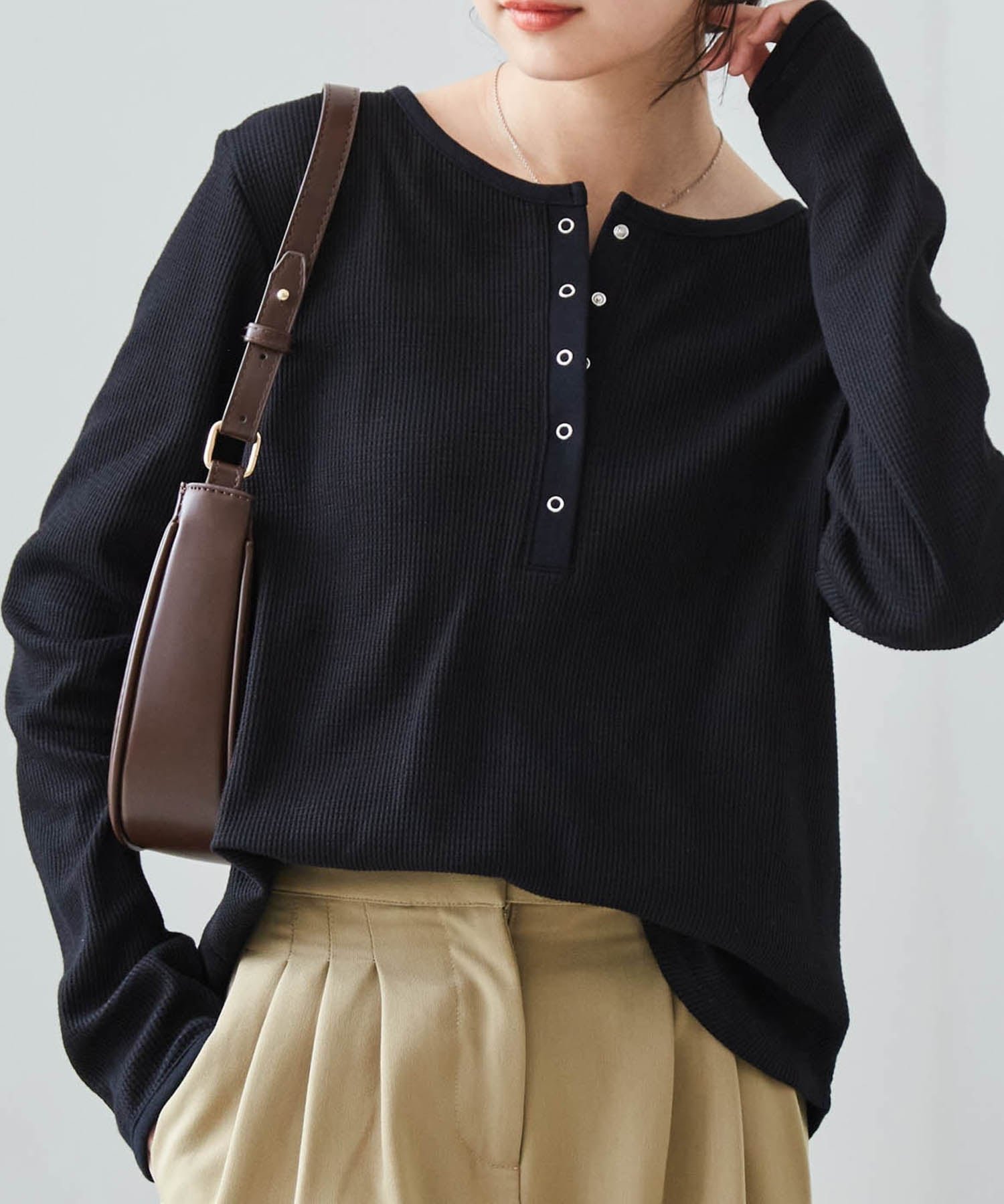 【ラナン/Ranan】のRanan/ヘンリーネックワッフルロンT インテリア・キッズ・メンズ・レディースファッション・服の通販 founy(ファニー) 　ファッション　Fashion　レディースファッション　Fashion for Women　トップス・カットソー　Cut & Sew Tops　ロングTシャツ・Tシャツ　Longline T-Shirts & Tees　カットソー　Cut and Sewn Top　シンプル　Simple, Minimal　スリーブ　Sleeve, Long Sleeve / Short Sleeve　タイトスカート　Pencil Skirt, Tight Skirt　トレンド　Trend, Trending Now　フィット　Fit, Slim Fit　フェミニン　Feminine, Girly　ベーシック　Basic, Essential　ボーダー　Border, Stripe　ポケット　Pocket, Pocket Detail　ロング　Long, Long-Length　楽ちん　Easy Fit, Comfortable　ワッフル　Waffle, Waffle Knit　BL|ID: prp329100004900352 ipo3291000000036665729