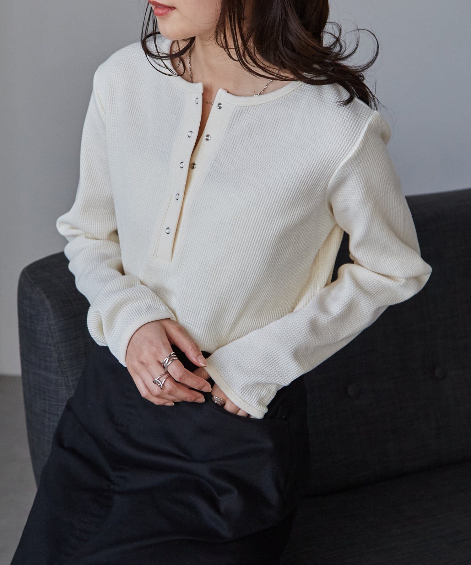 【ラナン/Ranan】のRanan/ヘンリーネックワッフルロンT インテリア・キッズ・メンズ・レディースファッション・服の通販 founy(ファニー) 　ファッション　Fashion　レディースファッション　Fashion for Women　トップス・カットソー　Cut & Sew Tops　ロングTシャツ・Tシャツ　Longline T-Shirts & Tees　カットソー　Cut and Sewn Top　シンプル　Simple, Minimal　スリーブ　Sleeve, Long Sleeve / Short Sleeve　タイトスカート　Pencil Skirt, Tight Skirt　トレンド　Trend, Trending Now　フィット　Fit, Slim Fit　フェミニン　Feminine, Girly　ベーシック　Basic, Essential　ボーダー　Border, Stripe　ポケット　Pocket, Pocket Detail　ロング　Long, Long-Length　楽ちん　Easy Fit, Comfortable　ワッフル　Waffle, Waffle Knit　IV|ID: prp329100004900352 ipo3291000000036665734