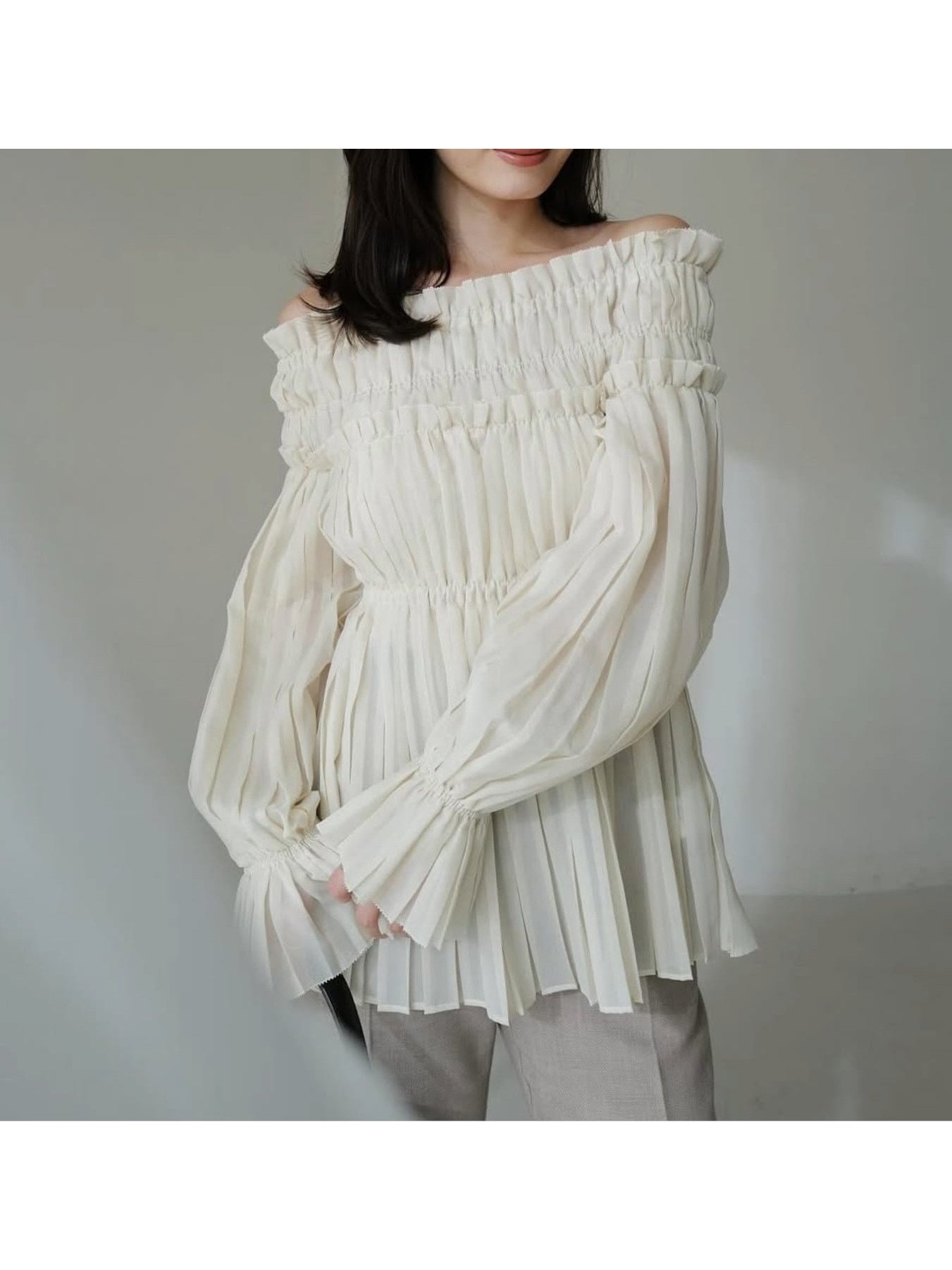 【アニュアンス/anuans】のオフショルダープリーツチュニック 人気、トレンドファッション・服の通販 founy(ファニー) 　ファッション　Fashion　レディースファッション　Fashion for Women　トップス・カットソー　Cut & Sew Tops　エレガント 上品　Elegant　オーガンジー　Organza Fabric　カフス　Cuff Design　軽量　Lightweight, Ultra Light　デニム　Denim, Jeans Material　ドレープ　Drape, Draping Fabric　フィット　Fit, Slim Fit　フォルム　Silhouette, Form　フリル　Frill, Ruffle　フレア　Flare, Flared　プリーツ　Pleats, Pleated　リラックス　Relax, Relaxed Fit　ワーク　Workwear, Utility Style　 other-1|ID: prp329100004900372 ipo3291000000036666095