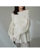 【アニュアンス/anuans】のオフショルダープリーツチュニック 人気、トレンドファッション・服の通販 founy(ファニー) ファッション Fashion レディースファッション Fashion for Women トップス・カットソー Cut & Sew Tops エレガント 上品 Elegant オーガンジー Organza Fabric カフス Cuff Design 軽量 Lightweight, Ultra Light デニム Denim, Jeans Material ドレープ Drape, Draping Fabric フィット Fit, Slim Fit フォルム Silhouette, Form フリル Frill, Ruffle フレア Flare, Flared プリーツ Pleats, Pleated リラックス Relax, Relaxed Fit ワーク Workwear, Utility Style thumbnail LIGHT BEIGE|ID: prp329100004900372 ipo3291000000036666098