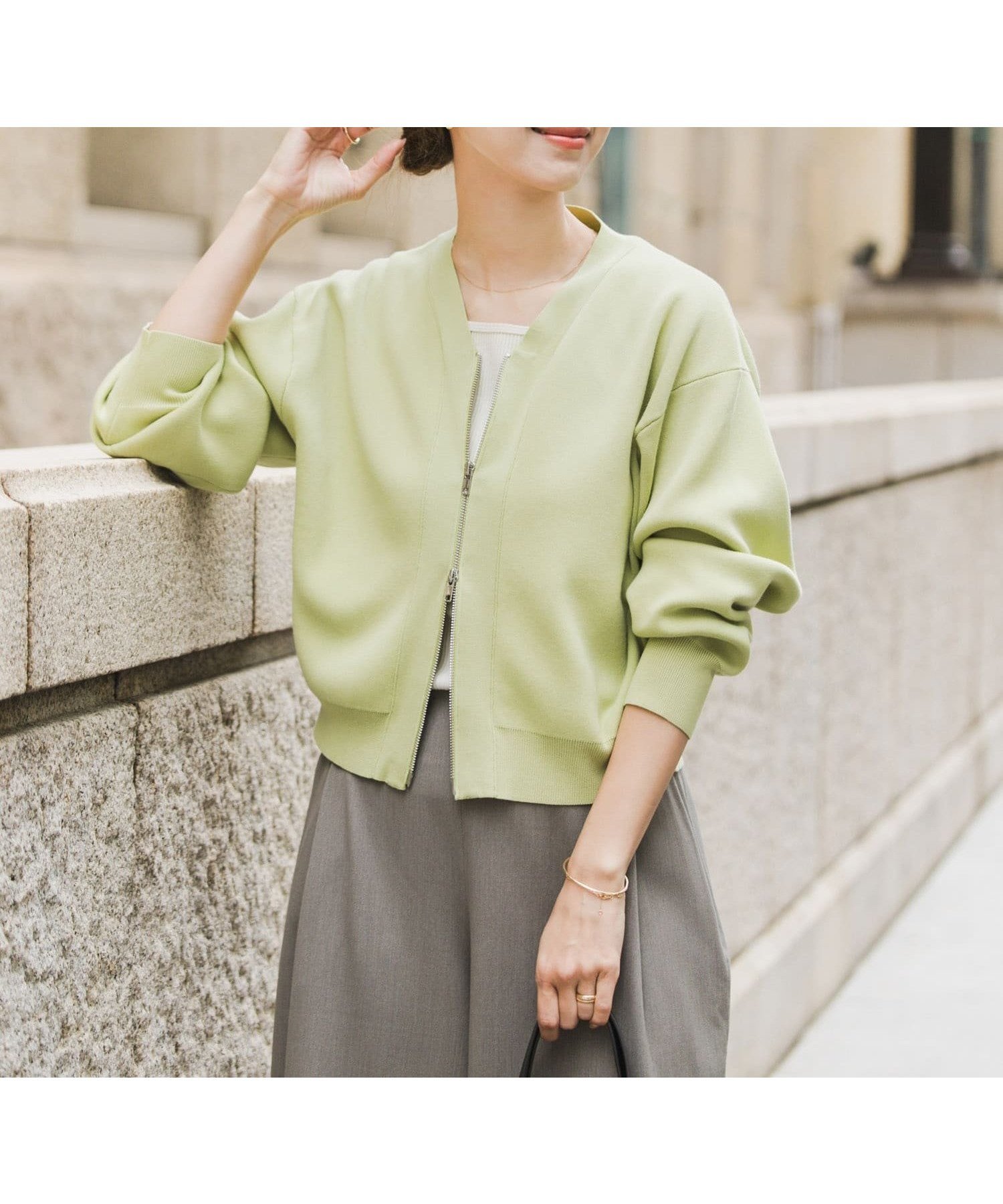 【アーバンリサーチ ドアーズ/URBAN RESEARCH DOORS】の『仁村紗和さん着用』『UR TECH Renew Knit』VネックZIPカーディガン インテリア・キッズ・メンズ・レディースファッション・服の通販 founy(ファニー) 　ファッション　Fashion　レディースファッション　Fashion for Women　トップス・カットソー　Cut & Sew Tops　ニット　Knit Tops & Sweaters　カーディガン・羽織り　Layered Style Cardigans　Vネックトップス　V-Neck Tops / V-Cut Neckline Shirts　インナー　Innerwear　春　Spring　カーディガン　Cardigan, Knitwear　定番　Standard, Basic Item　フィット　Fit, Slim Fit　フロント　Front, Front Design　S/S・春夏　SS, Spring/Summer, Warm Season　夏　Summer　2026年　2026　グリーン系その他|ID: prp329100004900400 ipo3291000000036666481