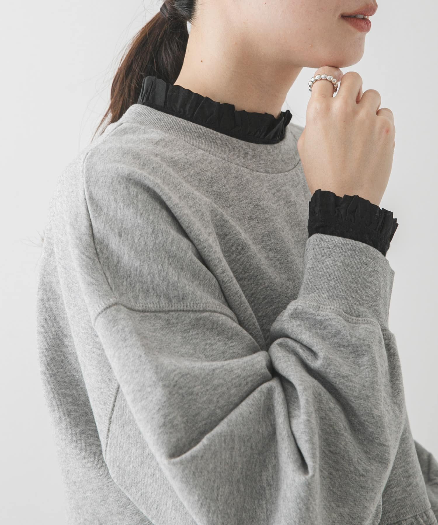 【アーバンリサーチ/URBAN RESEARCH】のフリルデザインシアーカットソー インテリア・キッズ・メンズ・レディースファッション・服の通販 founy(ファニー) ファッション Fashion レディースファッション Fashion for Women トップス・カットソー Cut & Sew Tops カットソー・ベーシックTシャツ Cut-and-Sewn Tops / Stretch Tees & Basics インナー Innerwear カーディガン Cardigan, Knitwear コンパクト Compact, Small Size シアー Sheer, See-Through バランス Balance, Style Balance フィット Fit, Slim Fit フリル Frill, Ruffle ワイド Wide, Wide Fit A/W・秋冬 Autumn/Winter 冬 Winter / This Winter おすすめ Recommended / Our Picks エレガント 上品 Elegant 2026年 2026 ブラック|ID: prp329100004900489 ipo3291000000036667875