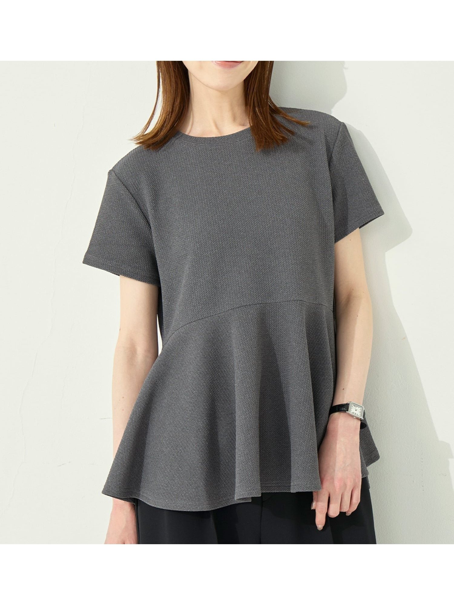 【コカ/COCA】のエンボス裾フリル半袖プルオーバー 人気、トレンドファッション・服の通販 founy(ファニー) ファッション Fashion レディースファッション Fashion for Women トップス・カットソー Cut & Sew Tops カジュアルプルオーバー・ニットトップス Pullovers & Knit Tops / Casual Pullovers 春 Spring ストレッチ Stretch, Stretchy Fabric チュニック Tunic, Long Top デニム Denim, Jeans Material バランス Balance, Style Balance フェミニン Feminine, Girly フリル Frill, Ruffle ボトム Bottoms, Lower Wear ポケット Pocket, Pocket Detail 半袖 Short Sleeve, Half Sleeve おすすめ Recommended / Our Picks 夏 Summer エレガント 上品 Elegant ビジネス 仕事 通勤 Business / Work / Commuting 2026年 2026 other-1|ID: prp329100004900544 ipo3291000000036668689