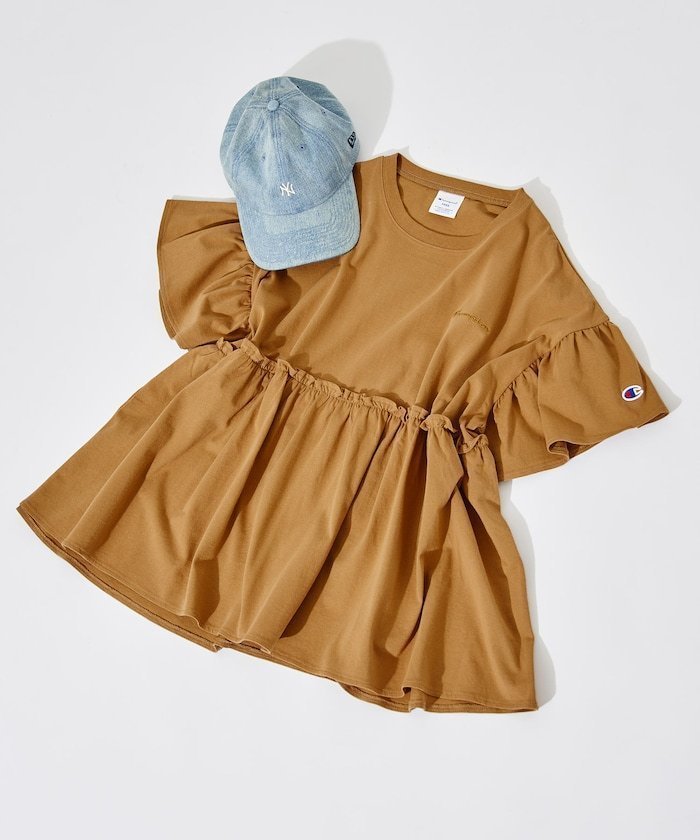 【フリークスストア/FREAK'S STORE】のChampion 別注 切替ギャザー 袖フレア Tシャツ 全4色 インテリア・キッズ・メンズ・レディースファッション・服の通販 founy(ファニー) ファッション Fashion レディースファッション Fashion for Women トップス・カットソー Cut & Sew Tops シャツ・ブラウス・オフィスカジュアル Elegant Blouses & Button-Ups ロングTシャツ・Tシャツ Longline T-Shirts & Tees 2026年 2026 ギャザー Gathered, Ruffled スペシャル Special, Limited Edition バランス Balance, Style Balance フリル Frill, Ruffle フレア Flare, Flared ボトム Bottoms, Lower Wear 切替 Switching, Contrast Panel 別注 Limited Edition, Custom Order 半袖 Short Sleeve, Half Sleeve 夏 Summer S/S・春夏 SS, Spring/Summer, Warm Season モカ|ID: prp329100004900552 ipo3291000000036668857