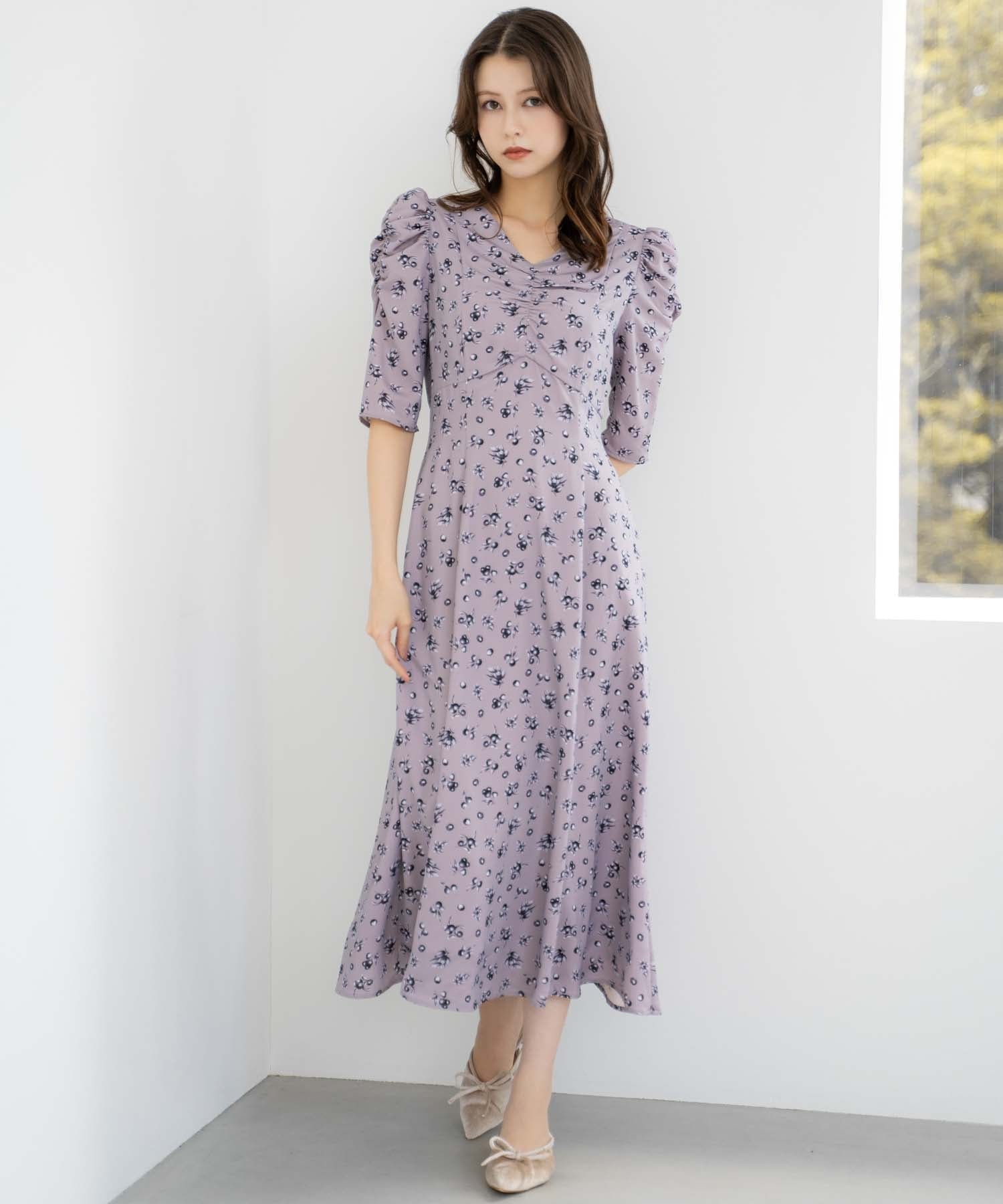 【ノエラ/Noela】の【15周年】ベリー柄プリントワンピース インテリア・キッズ・メンズ・レディースファッション・服の通販 founy(ファニー) 　ファッション　Fashion　レディースファッション　Fashion for Women　ワンピース　Dresses　おすすめ　Recommended / Our Picks　シャーリング　Shirring, Ruched　スペシャル　Special, Limited Edition　プリント　Print, Printed Pattern　ポケット　Pocket, Pocket Detail　人気　Popular, Best Seller　グレー|ID: prp329100004900600 ipo3291000000036669340