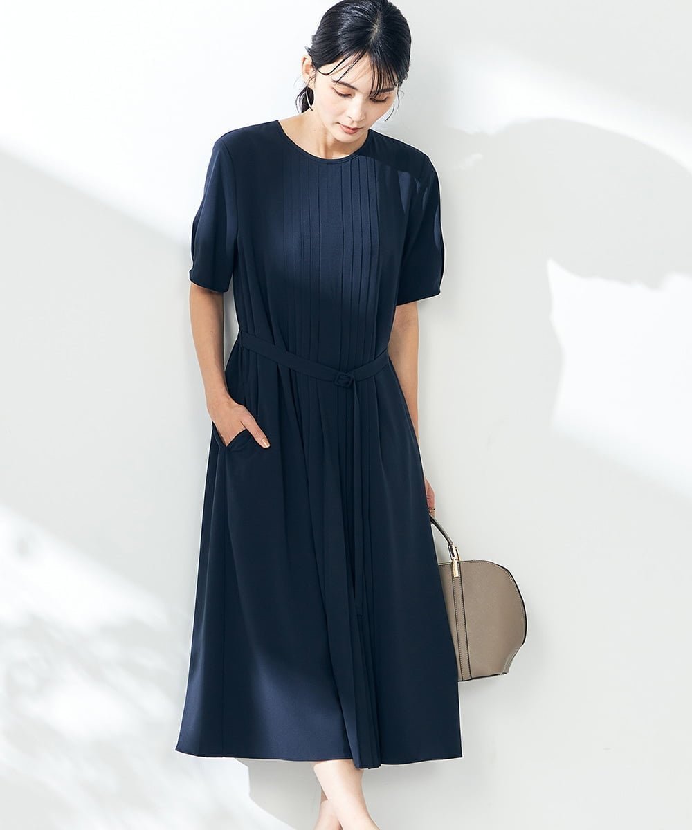【アー ヴェー ヴェー/a.v.v】の【洗える/ストレッチ】ベルト付フロントプリーツワンピース 人気、トレンドファッション・服の通販 founy(ファニー) 　ファッション　Fashion　レディースファッション　Fashion for Women　ワンピース　Dresses　ベルト&ウエストマーク　Belts & Waist Accessories　洗える　Machine Washable　カーディガン　Cardigan, Knitwear　ジャケット　Jacket, Outerwear　ジョーゼット　Georgette, Semi-Sheer Fabric　ストレッチ　Stretch, Stretchy Fabric　プリーツ　Pleats, Pleated　ポケット　Pocket, Pocket Detail　再入荷　Restock / Back in Stock　おすすめ　Recommended / Our Picks　エレガント 上品　Elegant　セレモニー　Ceremony　ビジネス 仕事 通勤　Business / Work / Commuting　 other-1|ID: prp329100004900629 ipo3291000000036669585