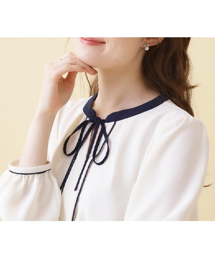 【クチュール ブローチ/Couture Brooch】の【洗える・ハレの日・通勤】配色 細リボンタイ ブラウス インテリア・キッズ・メンズ・レディースファッション・服の通販 founy(ファニー) 　ファッション　Fashion　レディースファッション　Fashion for Women　トップス・カットソー　Cut & Sew Tops　シャツ・ブラウス・オフィスカジュアル　Elegant Blouses & Button-Ups　2026年　2026　スマート　Smart, Elegant　パイピング　Piping, Trim Design　フェミニン　Feminine, Girly　リボン　Ribbon, Bow　洗える　Machine Washable　ビジネス 仕事 通勤　Business / Work / Commuting　オフホワイト|ID: prp329100004900772 ipo3291000000036670687