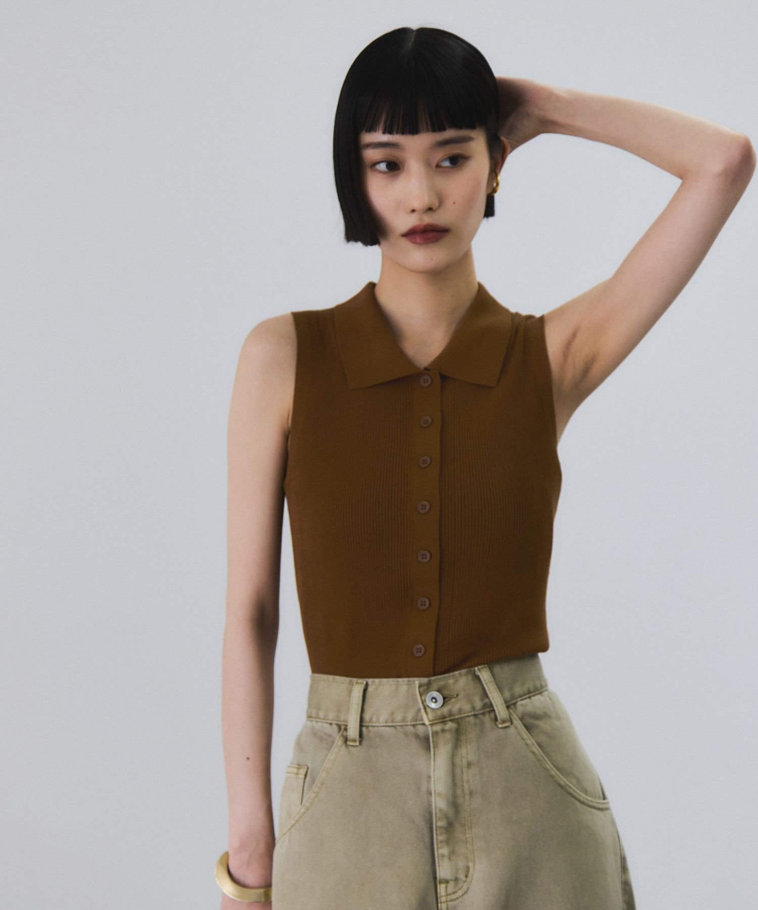 【アダム エ ロペ/ADAM ET ROPE'】のリブノースリーブニット インテリア・キッズ・メンズ・レディースファッション・服の通販 founy(ファニー) 　ファッション　Fashion　レディースファッション　Fashion for Women　トップス・カットソー　Cut & Sew Tops　ニット　Knit Tops & Sweaters　キャミソール&ノースリーブ　Camisoles & Sleeveless Tops　イタリア　Italy　インナー　Innerwear　ウォッシャブル　Machine Washable　洗える　Machine Washable　カーディガン　Cardigan, Knitwear　ジャケット　Jacket, Outerwear　デニム　Denim, Jeans Material　フェミニン　Feminine, Girly　フロント　Front, Front Design　A/W・秋冬　Autumn/Winter　おすすめ　Recommended / Our Picks　エレガント 上品　Elegant　2026年　2026　ブラウン系(24)|ID: prp329100004900790 ipo3291000000036670828