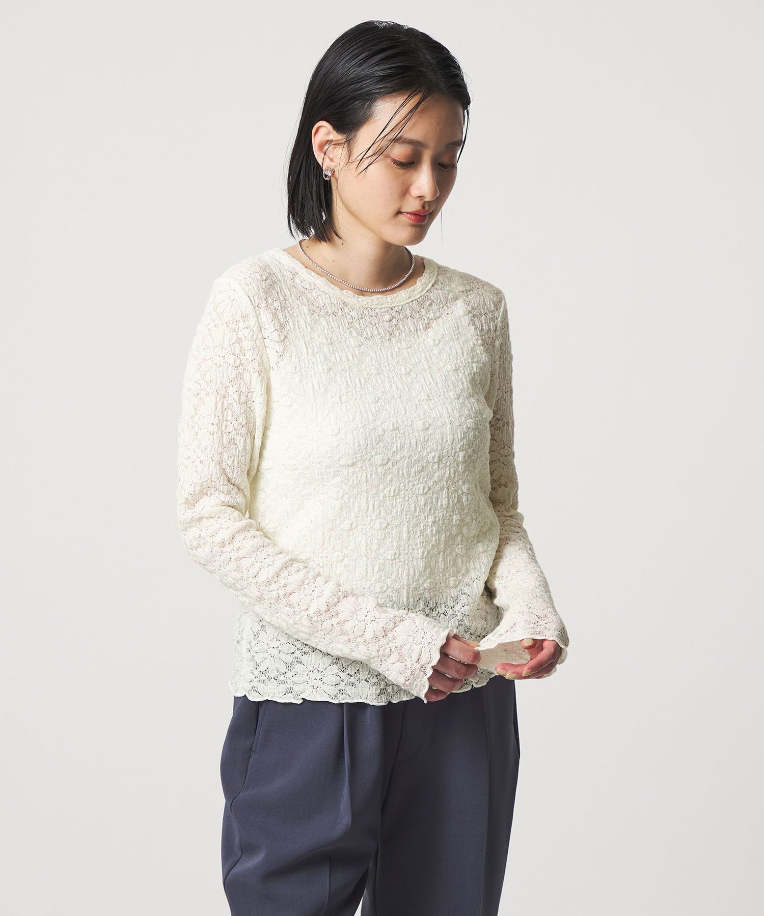 【ユナイテッドアローズ/UNITED ARROWS】のフラワーレース コンパクト プルオーバー A DAY IN THE LIFE インテリア・キッズ・メンズ・レディースファッション・服の通販 founy(ファニー) 　ファッション　Fashion　レディースファッション　Fashion for Women　トップス・カットソー　Cut & Sew Tops　カジュアルプルオーバー・ニットトップス　Pullovers & Knit Tops / Casual Pullovers　インナー　Innerwear　カットソー　Cut and Sewn Top　コンパクト　Compact, Small Size　シンプル　Simple, Minimal　ジャケット　Jacket, Outerwear　スラックス　Slacks, Dress Pants　ダブル　Double, Double-Breasted　デニム　Denim, Jeans Material　トレンド　Trend, Trending Now　バランス　Balance, Style Balance　フィット　Fit, Slim Fit　フラワー　Flower, Floral　レース　Lace, Lace Fabric　アウトレット　Outlet / Clearance　おすすめ　Recommended / Our Picks　エレガント 上品　Elegant　ビジネス 仕事 通勤　Business / Work / Commuting　OFF WHITE|ID: prp329100004900825 ipo3291000000036671154