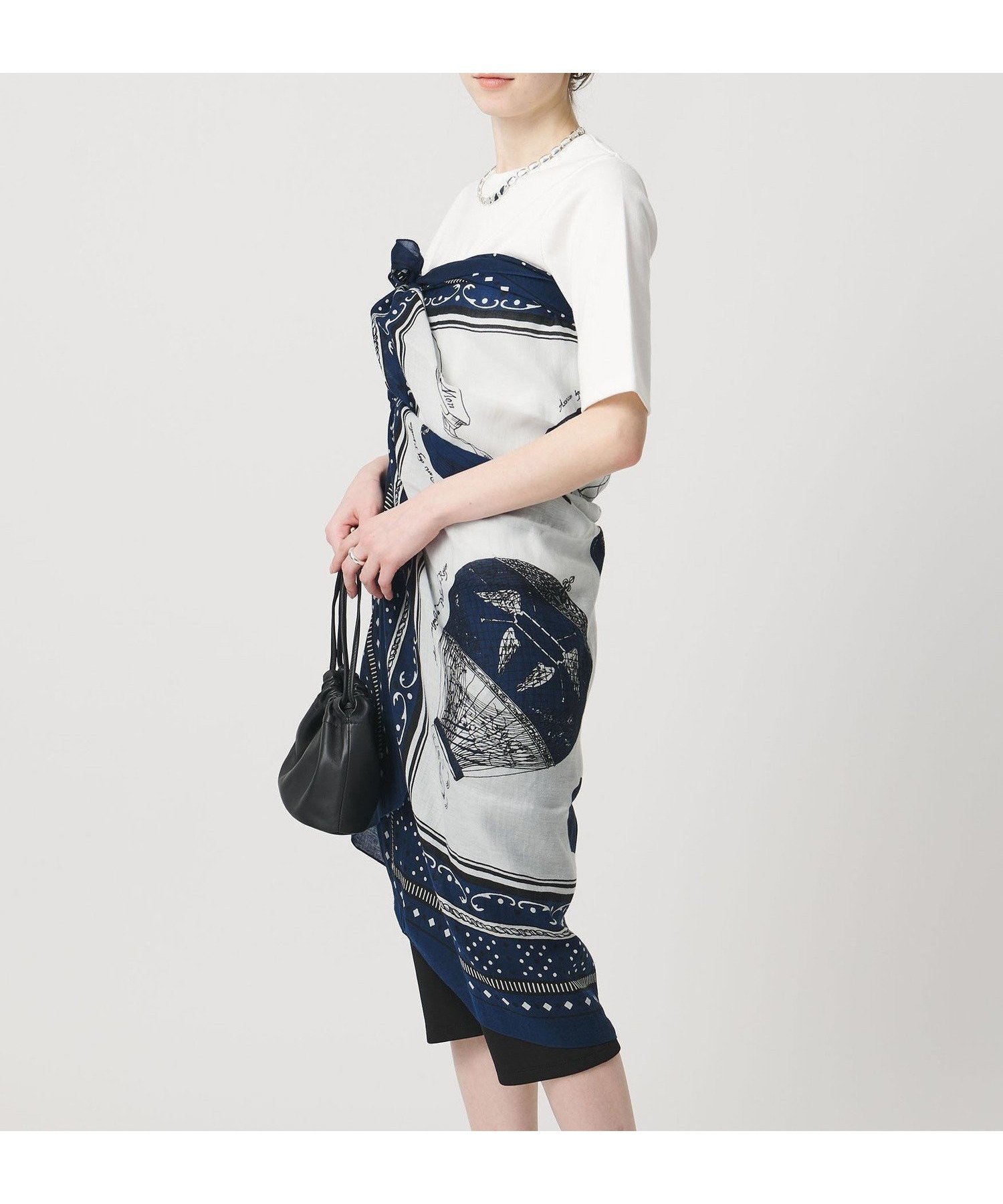 【ユナイテッドアローズ/UNITED ARROWS】の【一部別注】 manipuri C/SI ストール インテリア・キッズ・メンズ・レディースファッション・服の通販 founy(ファニー) 　ファッション　Fashion　レディースファッション　Fashion for Women　春　Spring　シルク　Silk, 100% Silk　スクエア　Square, Square Shape　ストール　Stole, Wrap　人気　Popular, Best Seller　パターン　Pattern, Design Print　別注　Limited Edition, Custom Order　モノトーン　Monotone, Black and White　夏　Summer　エレガント 上品　Elegant　NAVY|ID: prp329100004900903 ipo3291000000036672213