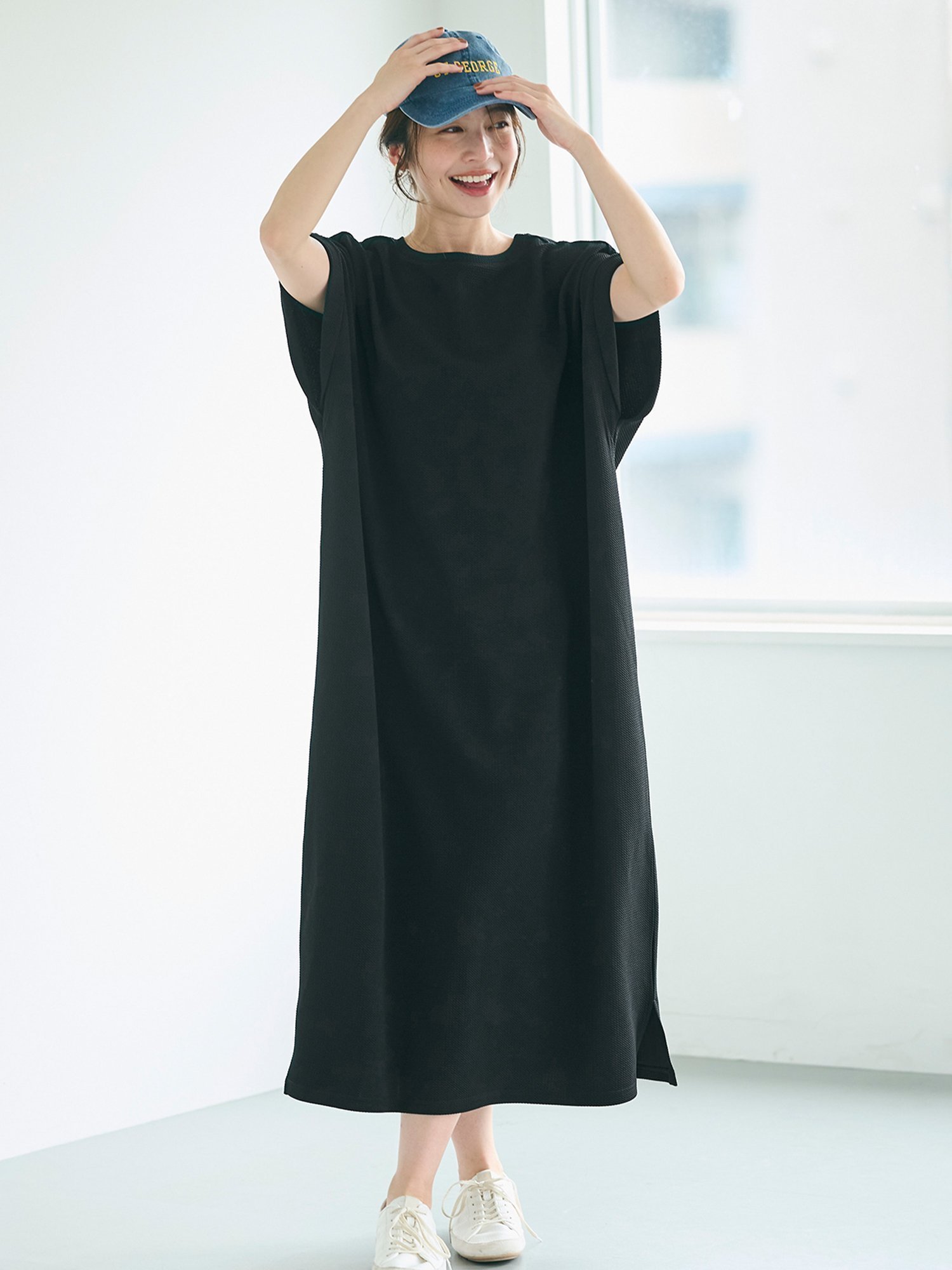 【コカ/COCA】のエンボスボートネックワンピース インテリア・キッズ・メンズ・レディースファッション・服の通販 founy(ファニー) 　ファッション　Fashion　レディースファッション　Fashion for Women　ワンピース　Dresses　アンクル　Ankle-Length Design　カーディガン　Cardigan, Knitwear　サンダル　Sandals, Summer Shoes　スウェット / スエット　Sweatshirt, Sweatwear　ストレッチ　Stretch, Stretchy Fabric　スリット　Slit, Slit Detail　ポケット　Pocket, Pocket Detail　無地　Plain, Solid Color　旅行　Travel　2025年　2025　2025春夏・S/S　Spring/Summer 2025 SS25　Black|ID: prp329100004900926 ipo3291000000036672546