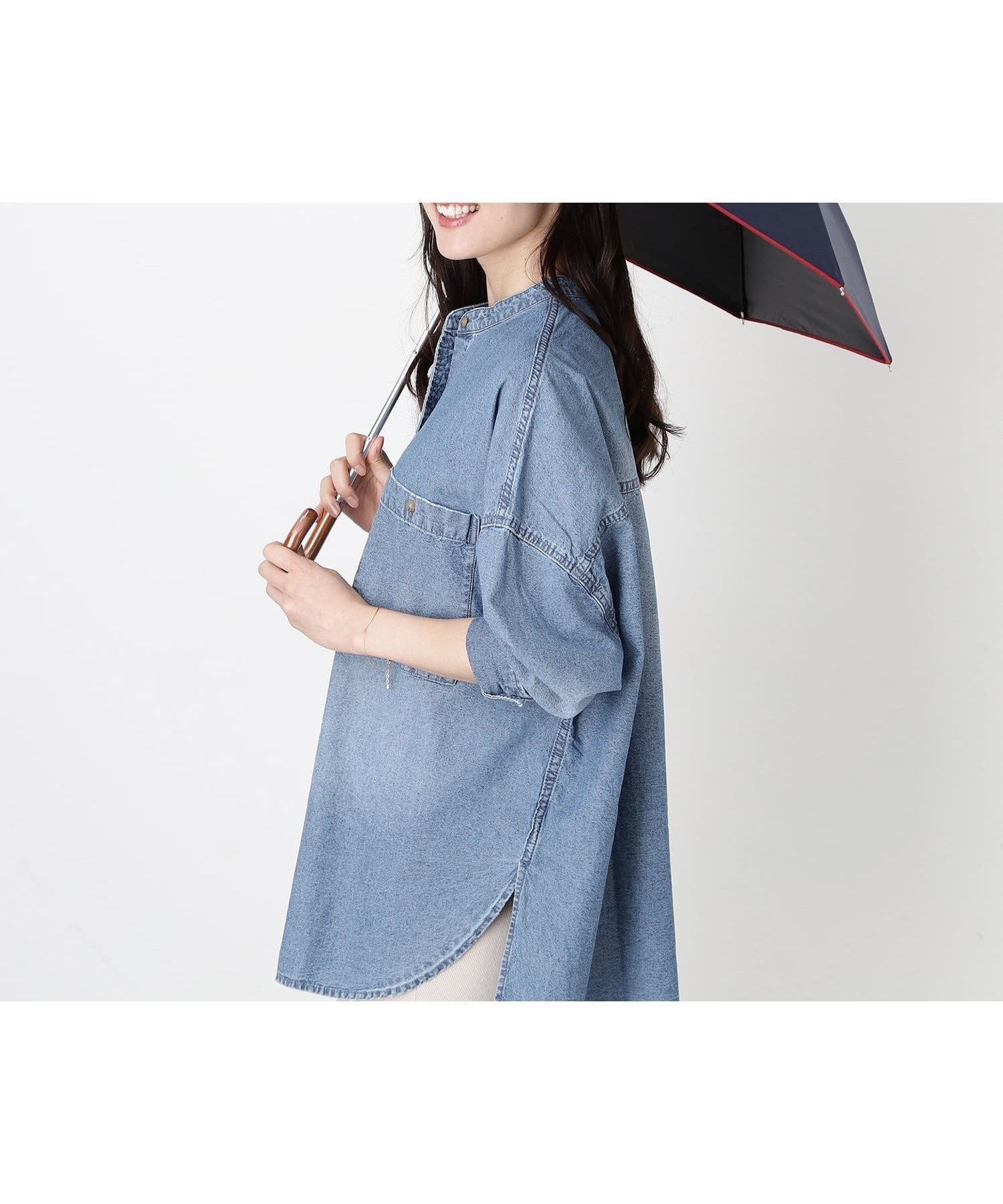 【ムーンバット/MOONBAT】の【WEB限定/遮光率100%/遮熱/UV】POLO RALPH LAUREN(ポロ ラルフローレン)晴雨兼用日傘 無地 オーバーロック刺繍 長傘 インテリア・キッズ・メンズ・レディースファッション・服の通販 founy(ファニー) ファッション Fashion レディースファッション Fashion for Women レイングッズ・傘・晴雨兼用傘 Umbrellas & Rain Gear アイビー Ivy Pattern ウッド Wooden Design 傘 Umbrella, Parasol シルバー Silver, Metallic Silver ジャケット Jacket, Outerwear スーツ Suit, Formalwear ニューヨーク New York, NYC Style 日傘 Parasol, UV Umbrella メタル Metal, Metal Parts 無地 Plain, Solid Color ディープブルー|ID: prp329100004901069 ipo3291000000036673847