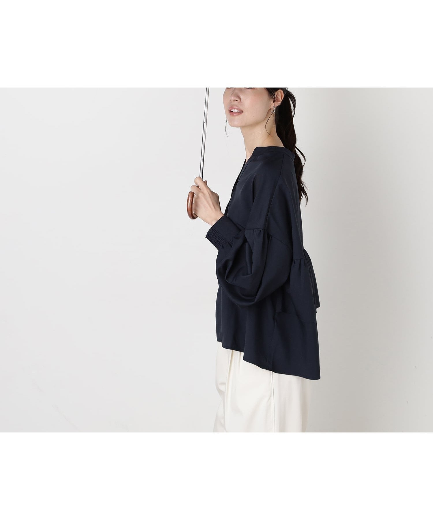 【ムーンバット/MOONBAT】の【WEB限定/遮光率100%/遮熱/UV】POLO RALPH LAUREN(ポロ ラルフローレン)晴雨兼用日傘 無地 オーバーロック刺繍 長傘 インテリア・キッズ・メンズ・レディースファッション・服の通販 founy(ファニー) ファッション Fashion レディースファッション Fashion for Women レイングッズ・傘・晴雨兼用傘 Umbrellas & Rain Gear アイビー Ivy Pattern ウッド Wooden Design 傘 Umbrella, Parasol シルバー Silver, Metallic Silver ジャケット Jacket, Outerwear スーツ Suit, Formalwear ニューヨーク New York, NYC Style 日傘 Parasol, UV Umbrella メタル Metal, Metal Parts 無地 Plain, Solid Color ベージュ|ID: prp329100004901069 ipo3291000000036673852