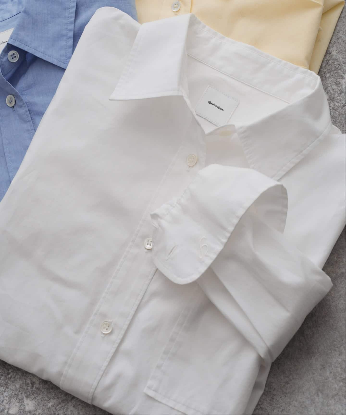 【スピック&スパン/Spick & Span】の《新色有り / 追加2》50コットンコンパクトシャツ インテリア・キッズ・メンズ・レディースファッション・服の通販 founy(ファニー) 　ファッション　Fashion　レディースファッション　Fashion for Women　トップス・カットソー　Cut & Sew Tops　シャツ・ブラウス・オフィスカジュアル　Elegant Blouses & Button-Ups　おすすめ　Recommended / Our Picks　カーディガン　Cardigan, Knitwear　コンパクト　Compact, Small Size　シンプル　Simple, Minimal　ジャケット　Jacket, Outerwear　バランス　Balance, Style Balance　エレガント 上品　Elegant　ビジネス 仕事 通勤　Business / Work / Commuting　ホワイト|ID: prp329100004904068 ipo3291000000036707398