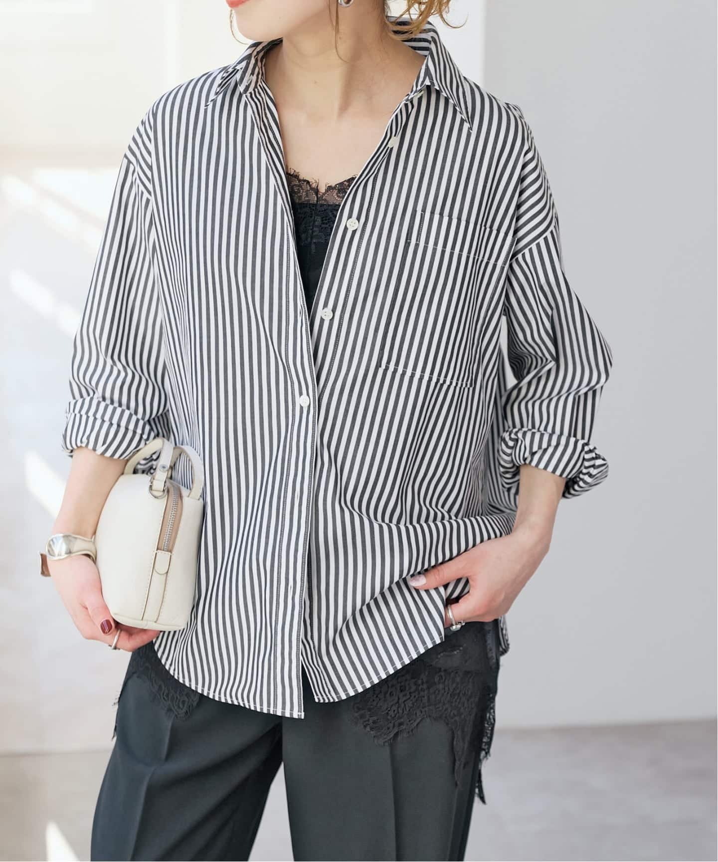 【スピック&スパン/Spick & Span】の《新色有り / 追加2》50コットンコンパクトシャツ インテリア・キッズ・メンズ・レディースファッション・服の通販 founy(ファニー) 　ファッション　Fashion　レディースファッション　Fashion for Women　トップス・カットソー　Cut & Sew Tops　シャツ・ブラウス・オフィスカジュアル　Elegant Blouses & Button-Ups　おすすめ　Recommended / Our Picks　カーディガン　Cardigan, Knitwear　コンパクト　Compact, Small Size　シンプル　Simple, Minimal　ジャケット　Jacket, Outerwear　バランス　Balance, Style Balance　エレガント 上品　Elegant　ビジネス 仕事 通勤　Business / Work / Commuting　ブラックベース|ID: prp329100004904068 ipo3291000000036707400