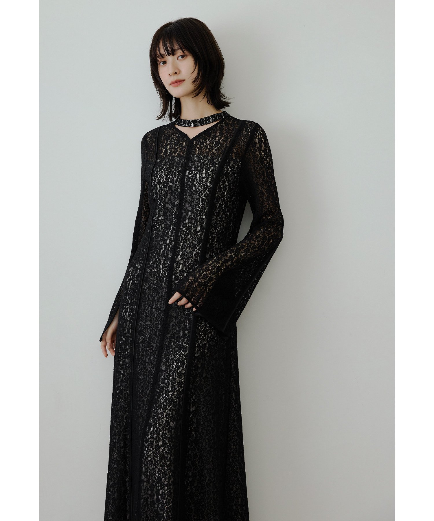 【ビーフラット/bflat】のスウィッチングレースドレス パーティードレス オケージョンドレス 結婚式 二次会 インテリア・キッズ・メンズ・レディースファッション・服の通販 founy(ファニー) 　ファッション　Fashion　レディースファッション　Fashion for Women　ワンピース　Dresses　フォーマル・パーティードレス・結婚式用ドレス　Elegant & Casual Dresses　カッティング　Cutting Detail　スリット　Slit, Slit Detail　ドレス　Dress, One-Piece　パイピング　Piping, Trim Design　おすすめ　Recommended / Our Picks　結婚式　Wedding　披露宴　Wedding Reception　二次会　After Party　ブラック|ID: prp329100004904413 ipo3291000000036711962