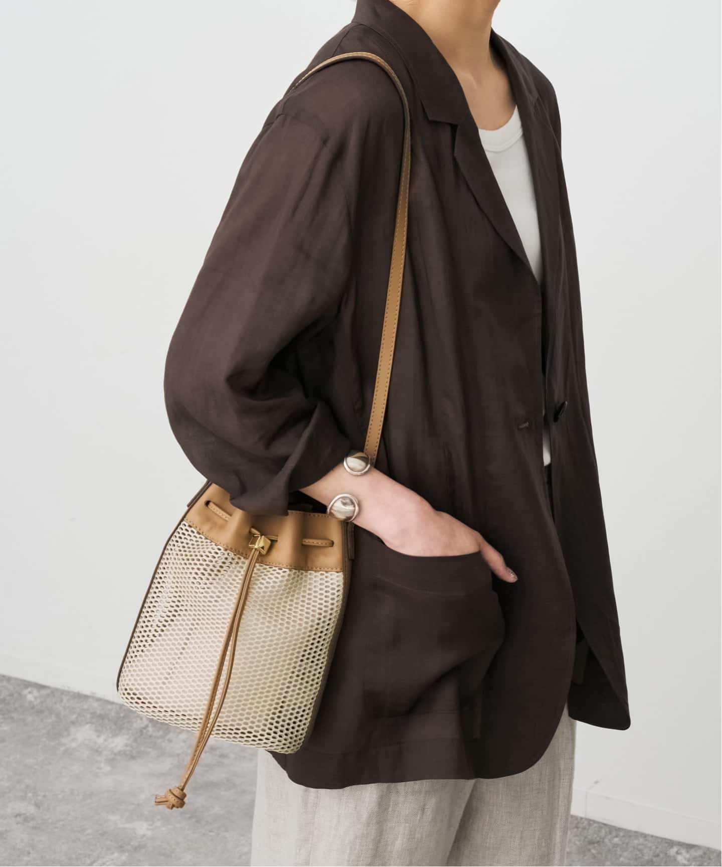 【スピック&スパン/Spick & Span】のLORISTELLA / ロリステッラ メッシュショルダー インテリア・キッズ・メンズ・レディースファッション・服の通販 founy(ファニー) 　ファッション　Fashion　レディースファッション　Fashion for Women　イタリア　Italy　ショルダー　Shoulder, Shoulder Strap　シンプル　Simple, Minimal　スタイリッシュ　Stylish, Fashionable　スマート　Smart, Elegant　トリミング　Trimming, Decorative Edge　パターン　Pattern, Design Print　ファブリック　Fabric, Textile　フェミニン　Feminine, Girly　フォルム　Silhouette, Form　メッシュ　Mesh, Net Fabric　モダン　Modern, Contemporary　エレガント 上品　Elegant　人気　Popular, Best Seller　ベージュ|ID: prp329100004904419 ipo3291000000036712101