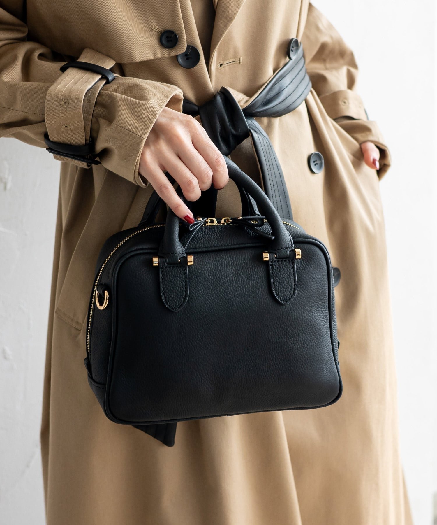 【ヴィータフェリーチェ/VitaFelice】の本革2wayスクエアミニバッグ ハンドバッグ レディース 入学式 卒業式 オケージョン インテリア・キッズ・メンズ・レディースファッション・服の通販 founy(ファニー) 　ファッション　Fashion　レディースファッション　Fashion for Women　オケージョン　Occasion Wear　ショルダー　Shoulder, Shoulder Strap　シンプル　Simple, Minimal　スクエア　Square, Square Shape　セレモニー　Ceremony　パーティ　Party, Party Style　エレガント 上品　Elegant　入学式　Entrance Ceremony　卒業式　Graduation Ceremony　ブラック|ID: prp329100004904425 ipo3291000000036712173