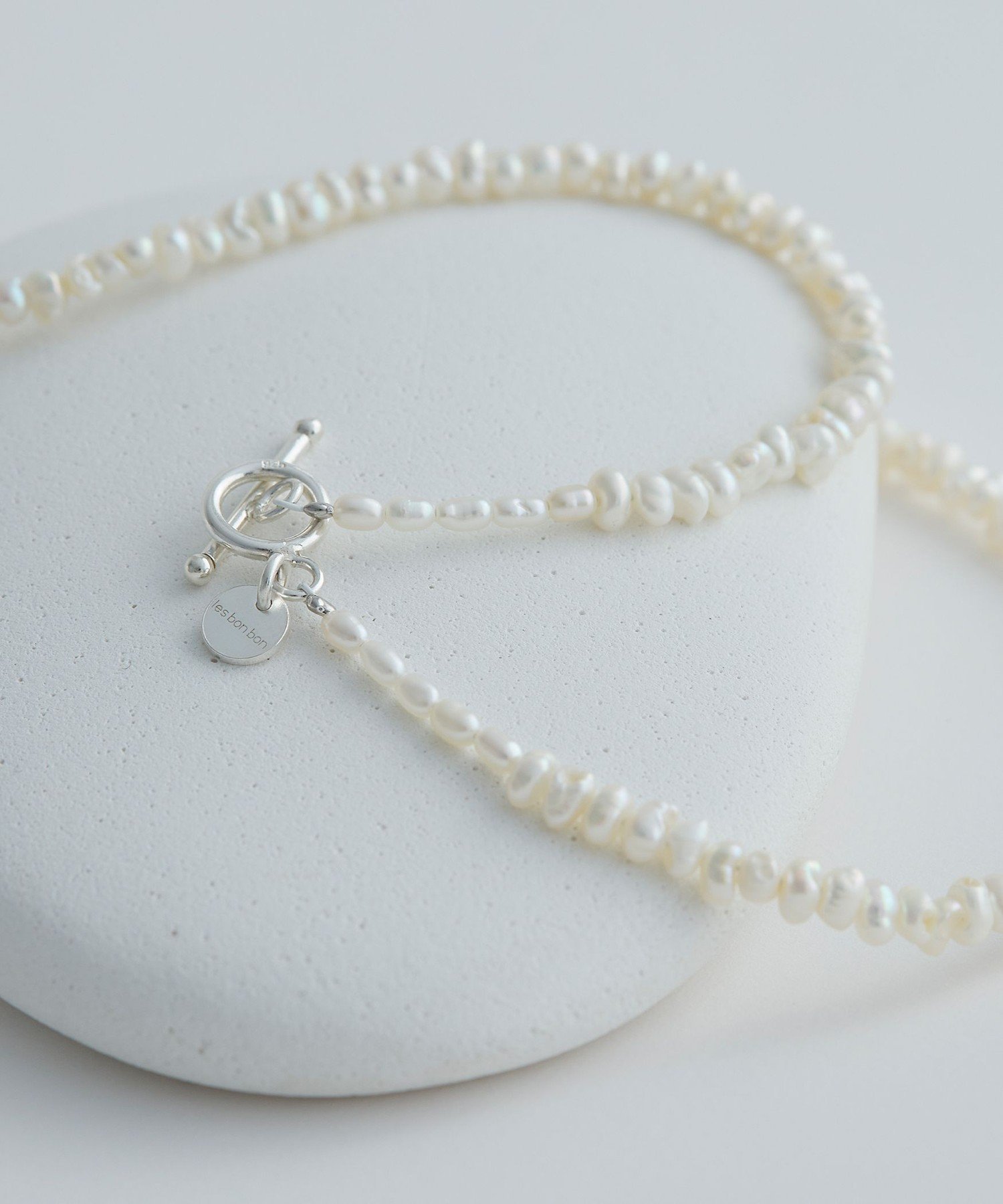 【ユナイテッドアローズ/UNITED ARROWS】のles bonbon * otonaMUSE * UNITED ARROWS NACRE PEARL ネックレス インテリア・キッズ・メンズ・レディースファッション・服の通販 founy(ファニー) 　ファッション　Fashion　レディースファッション　Fashion for Women　ジュエリー　Jewelry　ネックレス　Necklaces & Pendants　シンプル　Simple, Minimal　ジュエリー　Jewelry, Accessories　ネックレス　Necklace, Pendant Necklace　パール　Pearl, Pearl Accent　フォルム　Silhouette, Form　フランス　France, French　ボックス　Boxy, Box Shape　SILVER|ID: prp329100004904436 ipo3291000000036712297