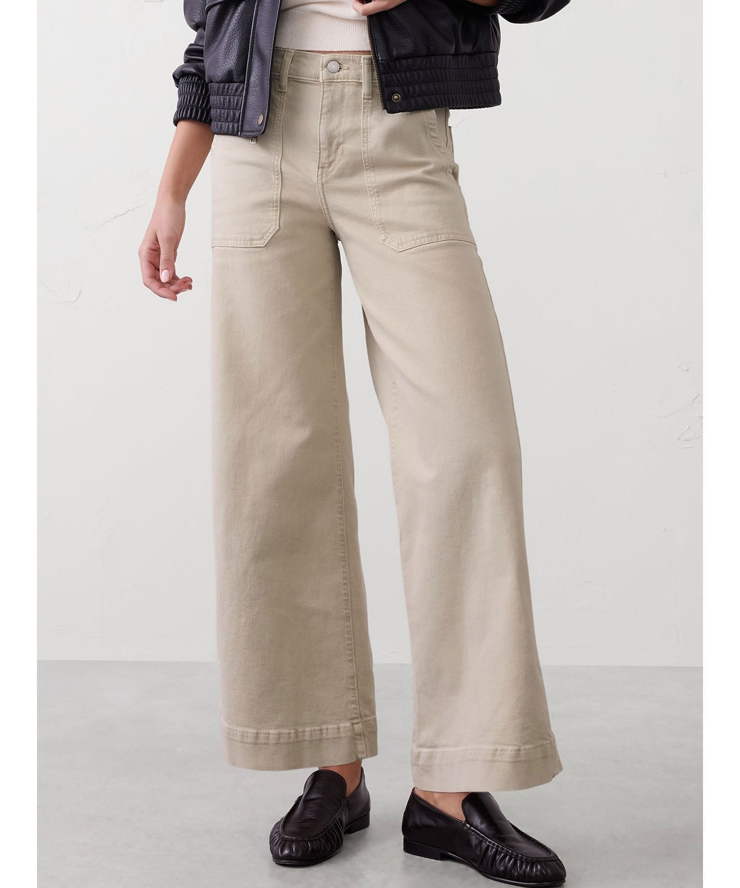 【バナナリパブリック ファクトリーストア/BANANA REPUBLIC FACTORY STORE】のBANANA REPUBLIC FACTORY STORE ワイドレッグ ハイライズ ユーティリティ ジーンズ インテリア・キッズ・メンズ・レディースファッション・服の通販 founy(ファニー) 　ファッション　Fashion　レディースファッション　Fashion for Women　コンパクト　Compact, Small Size　ジーンズ　Jeans, Denim Pants　ハイライズ　High Rise, High Waist　フォルム　Silhouette, Form　ポケット　Pocket, Pocket Detail　ロング　Long, Long-Length　ワイド　Wide, Wide Fit　TWINE|ID: prp329100004911834 ipo3291000000036807993